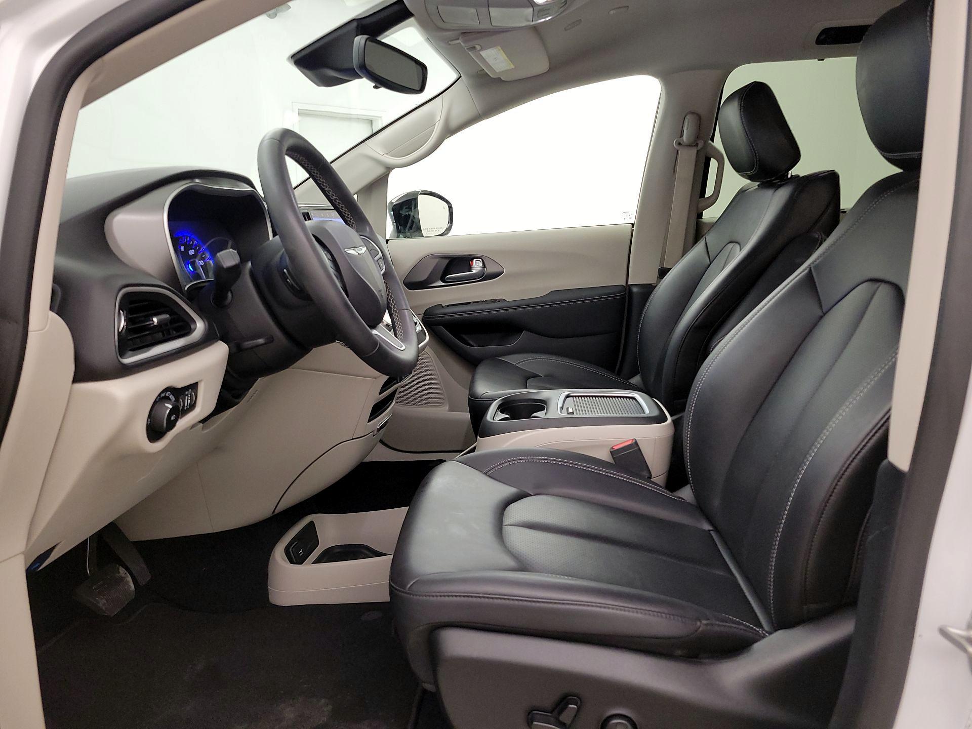 Thumbnail: 2024 Chrysler Pacifica - 11