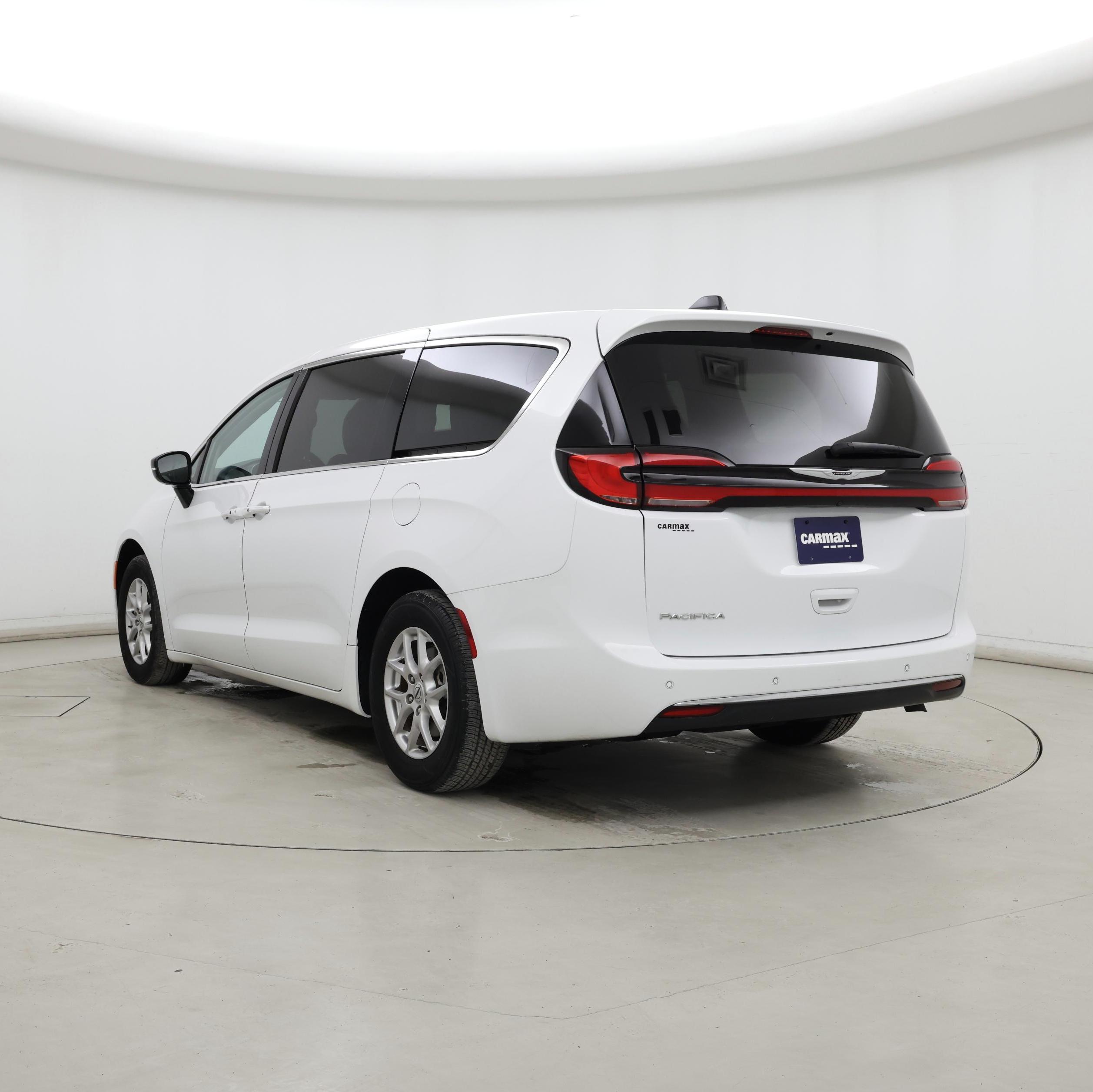 Thumbnail: 2024 Chrysler Pacifica - 2