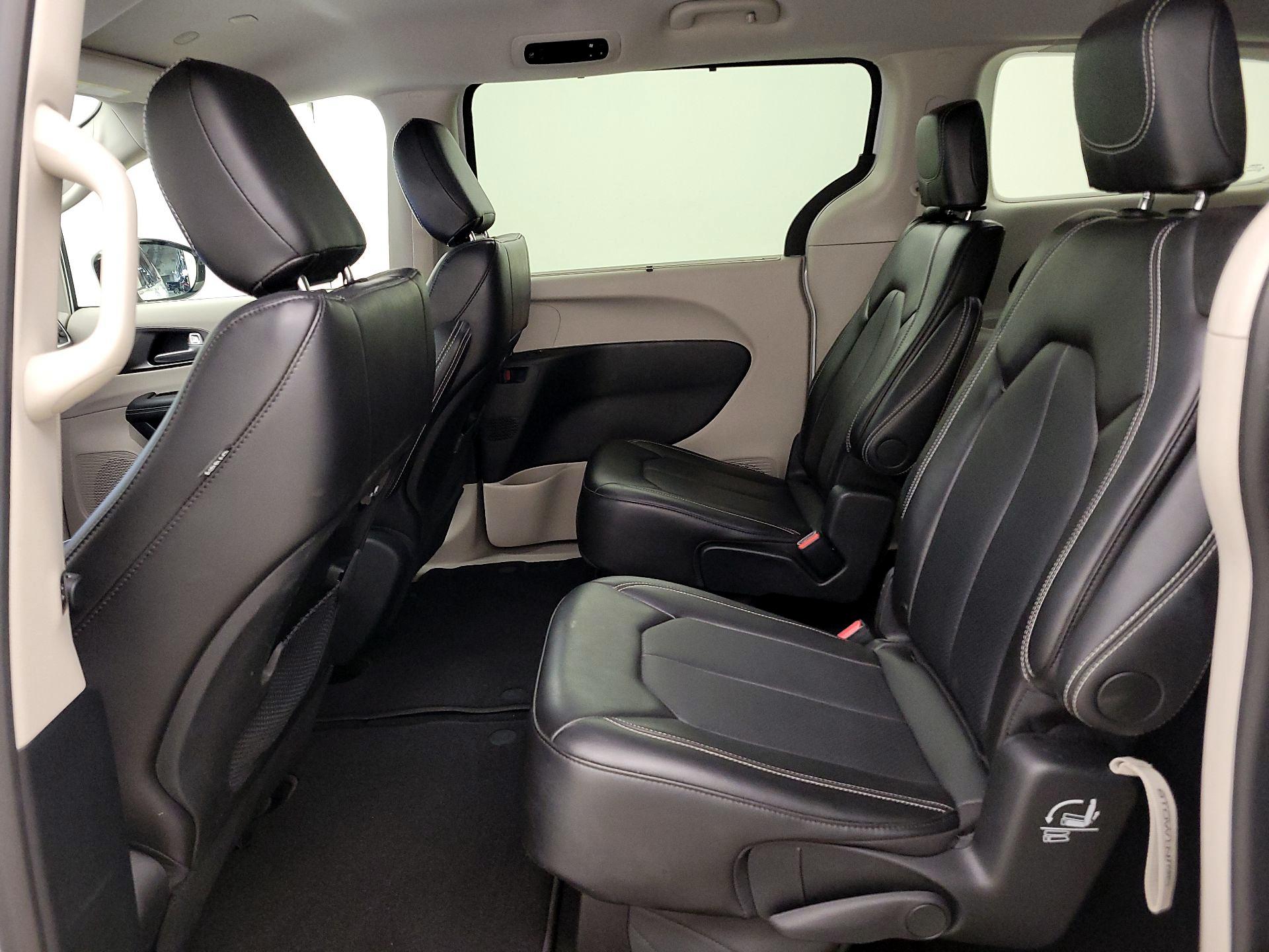 Thumbnail: 2024 Chrysler Pacifica - 19