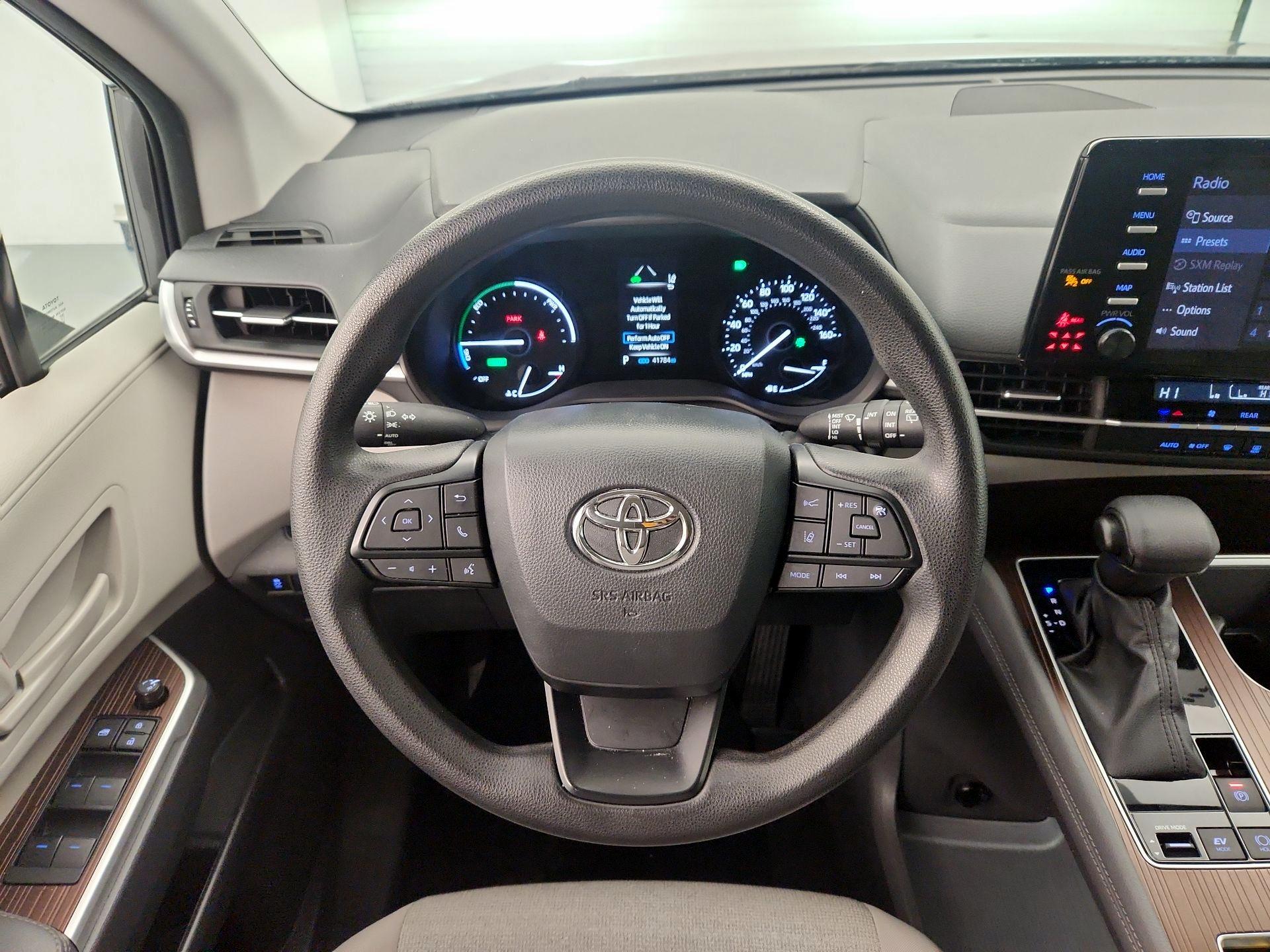 Thumbnail: 2024 Toyota Sienna - 10