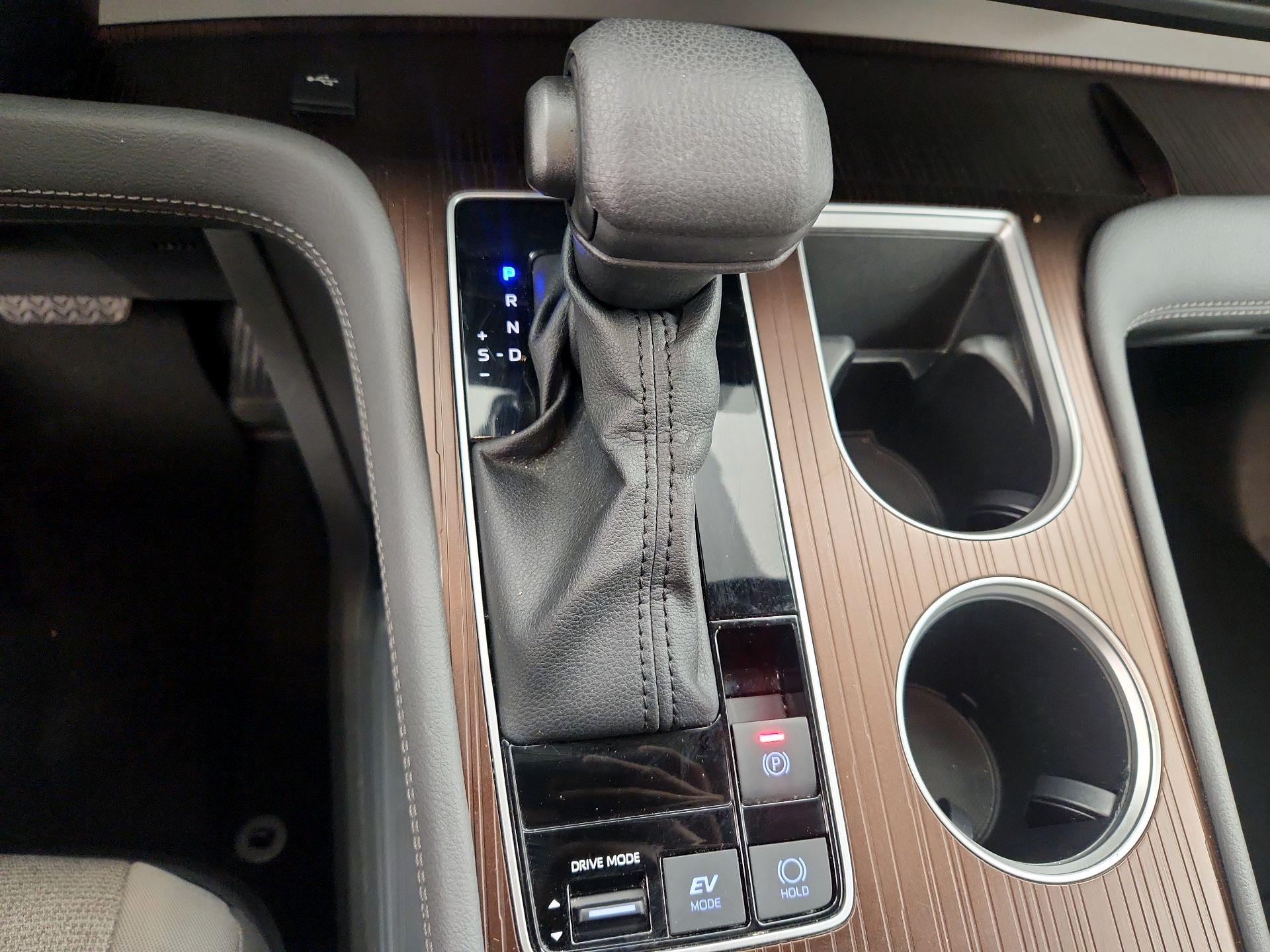 Thumbnail: 2024 Toyota Sienna - 17