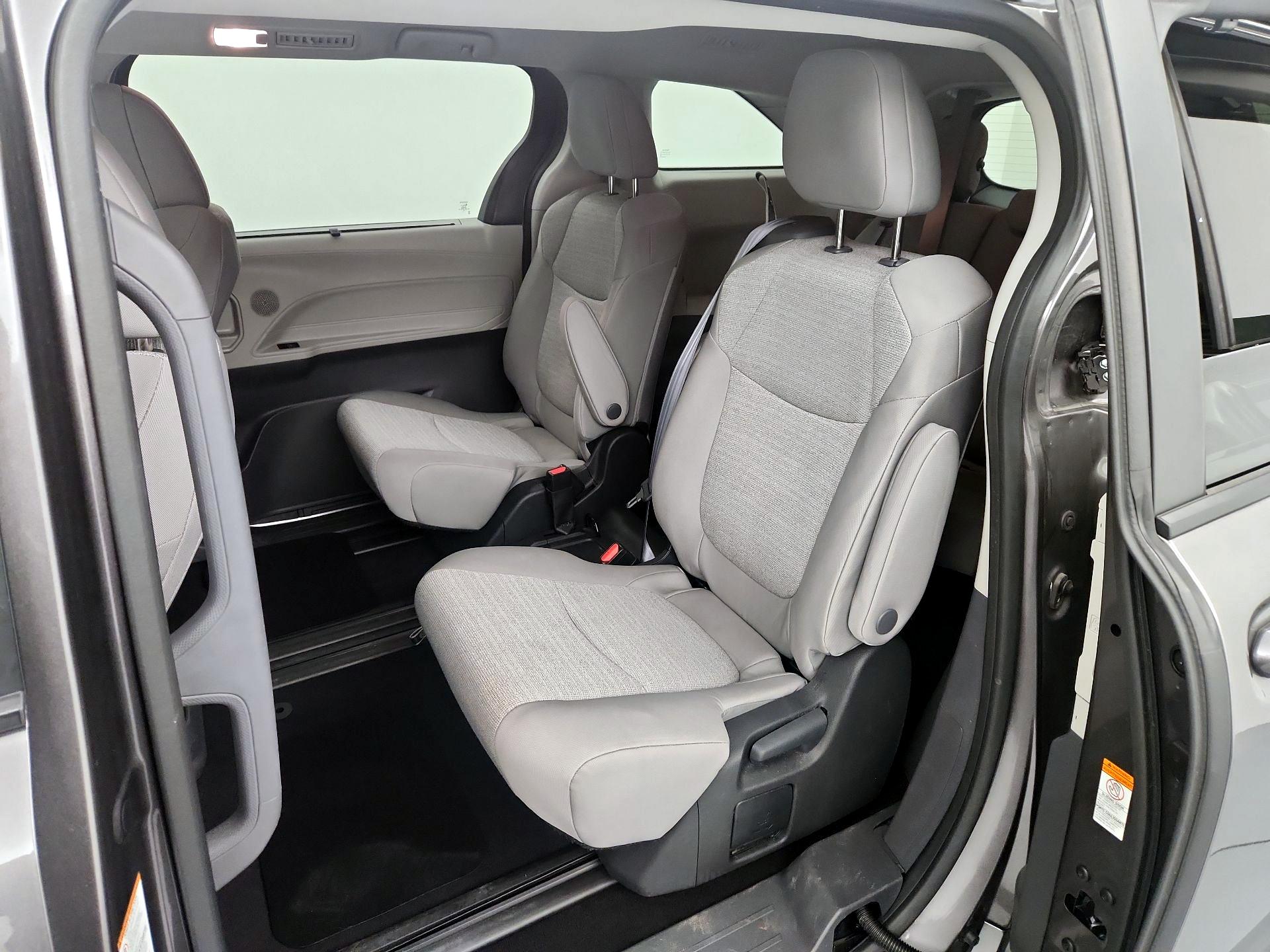 Thumbnail: 2024 Toyota Sienna - 19