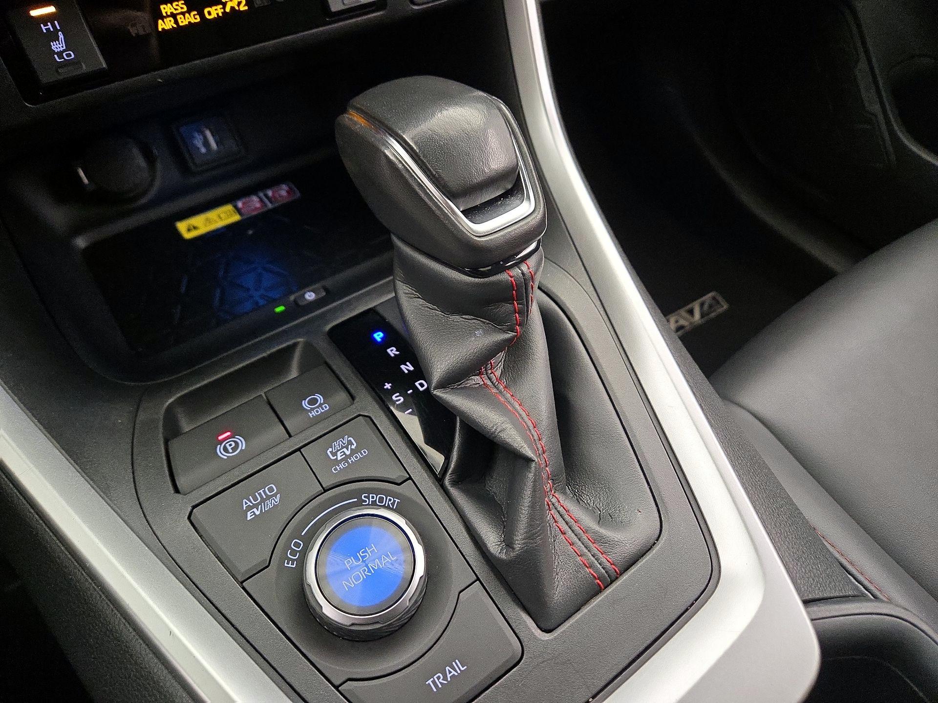 Thumbnail: 2023 Toyota RAV4 - 17