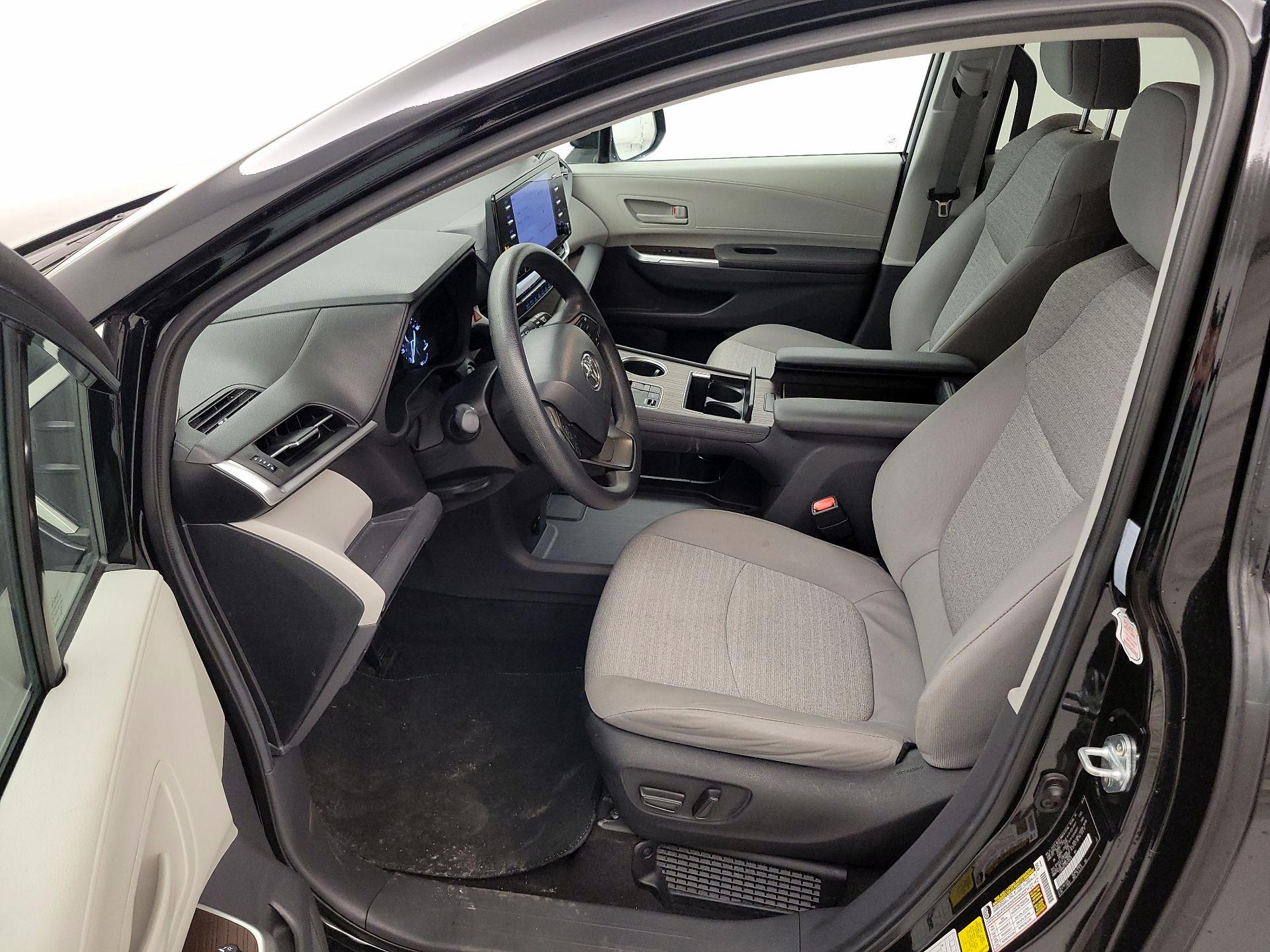 Thumbnail: 2024 Toyota Sienna - 11