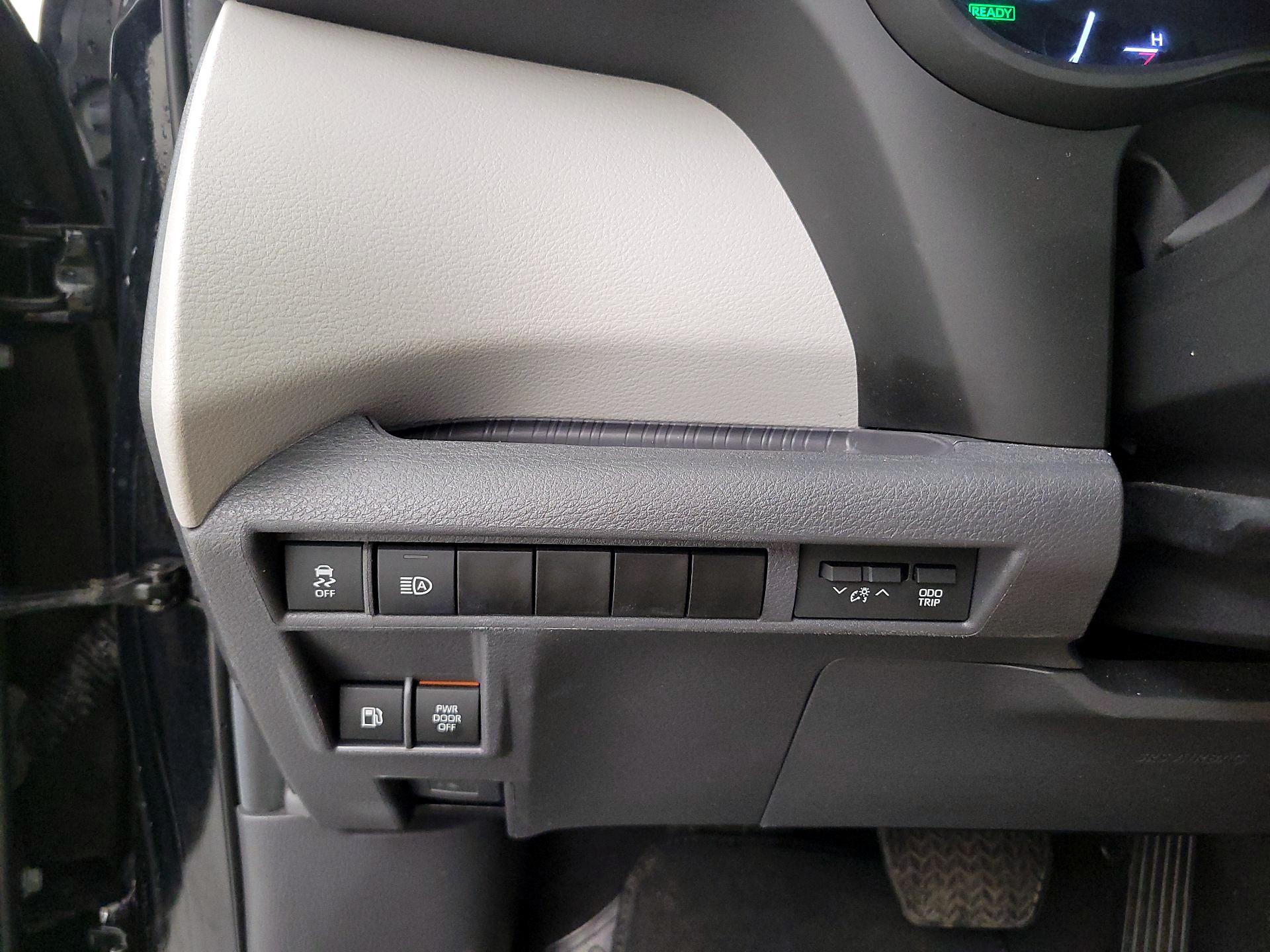 Thumbnail: 2024 Toyota Sienna - 13