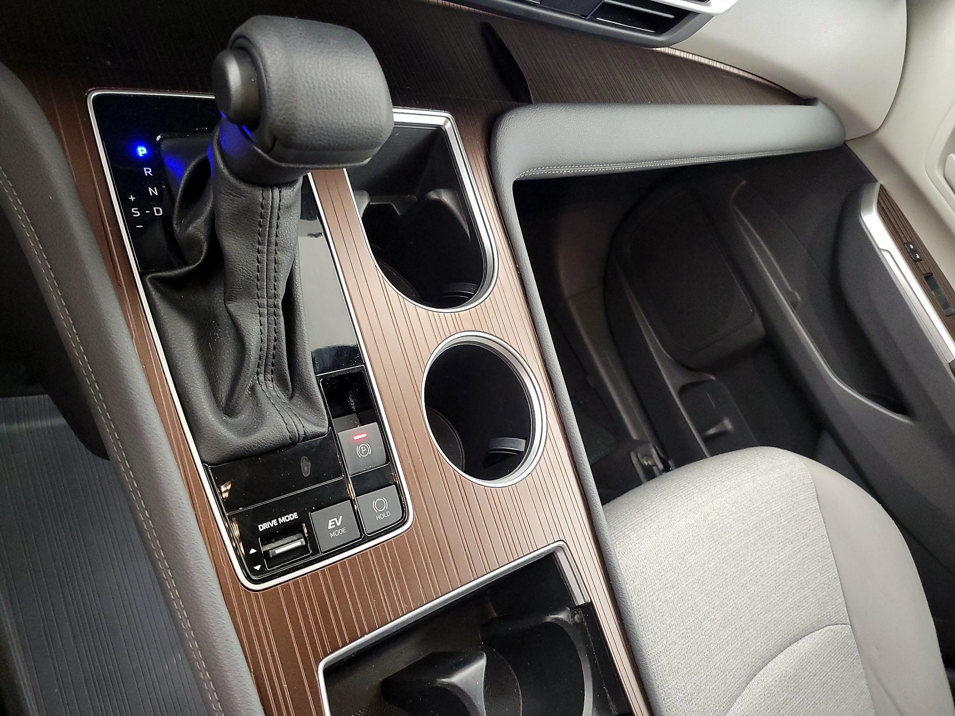 Thumbnail: 2024 Toyota Sienna - 17