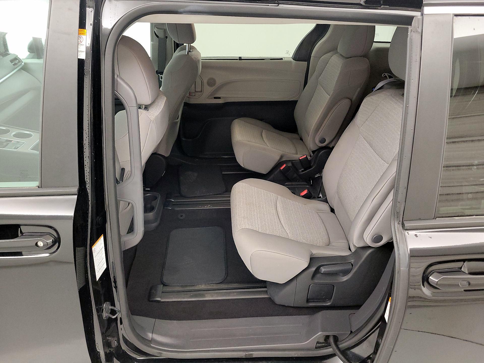 Thumbnail: 2024 Toyota Sienna - 19