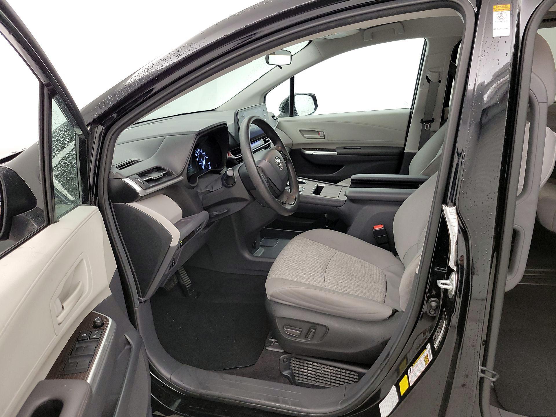 Thumbnail: 2024 Toyota Sienna - 11