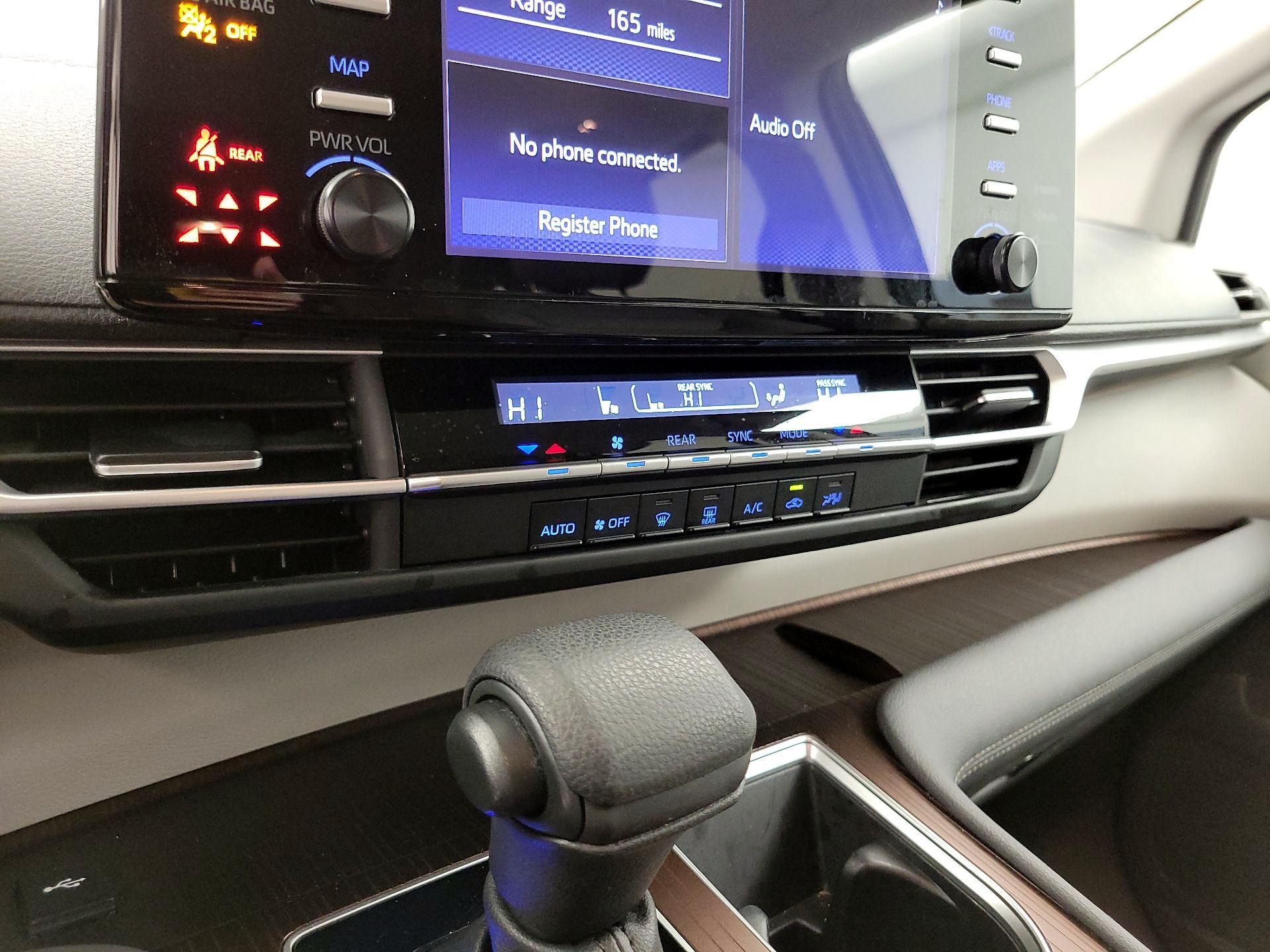 Thumbnail: 2024 Toyota Sienna - 16