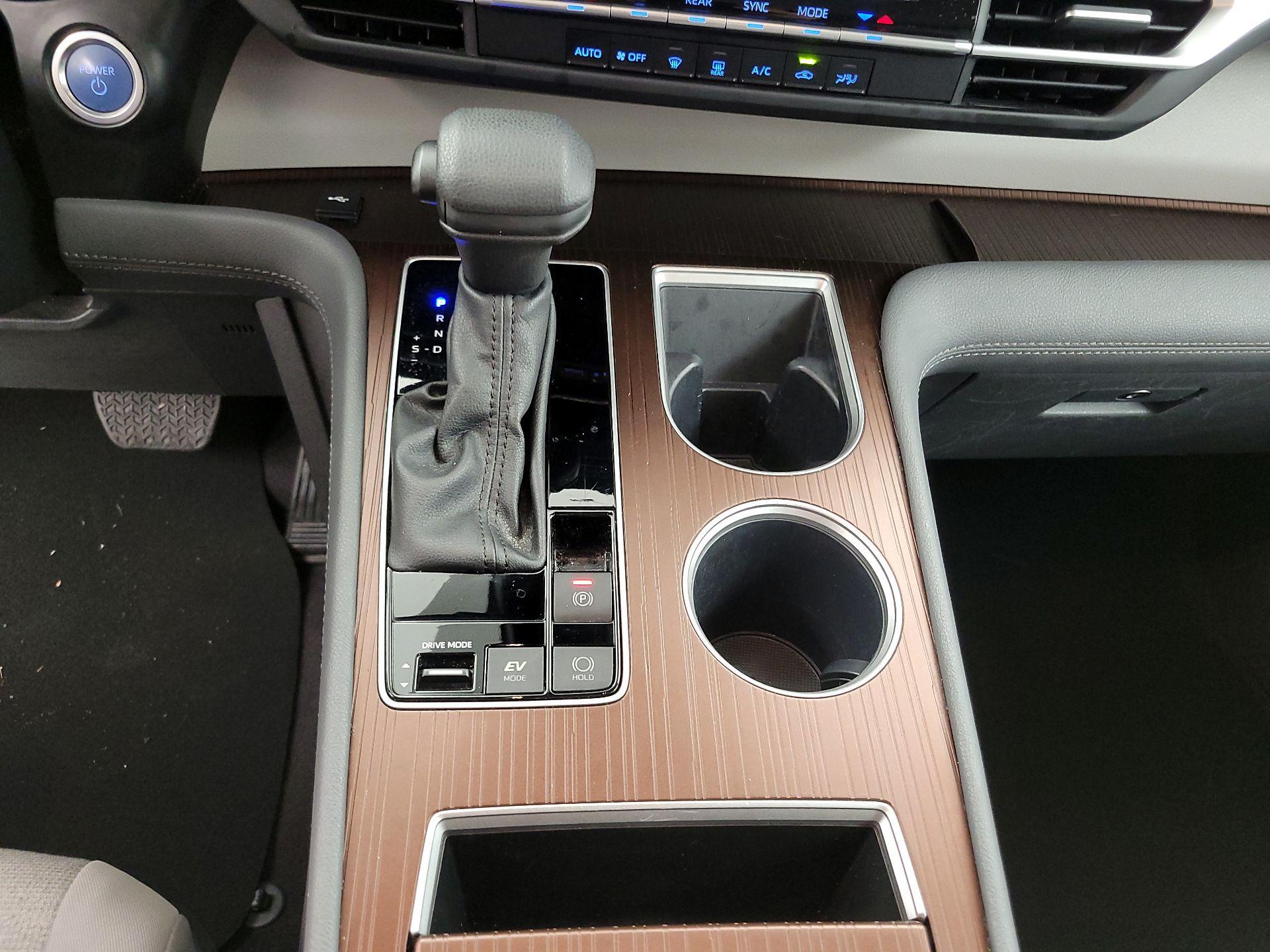 Thumbnail: 2024 Toyota Sienna - 17