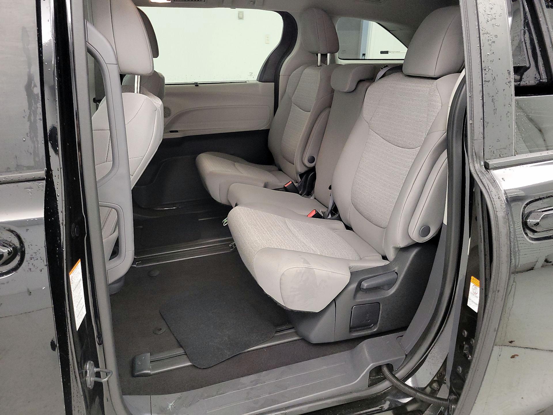 Thumbnail: 2024 Toyota Sienna - 19