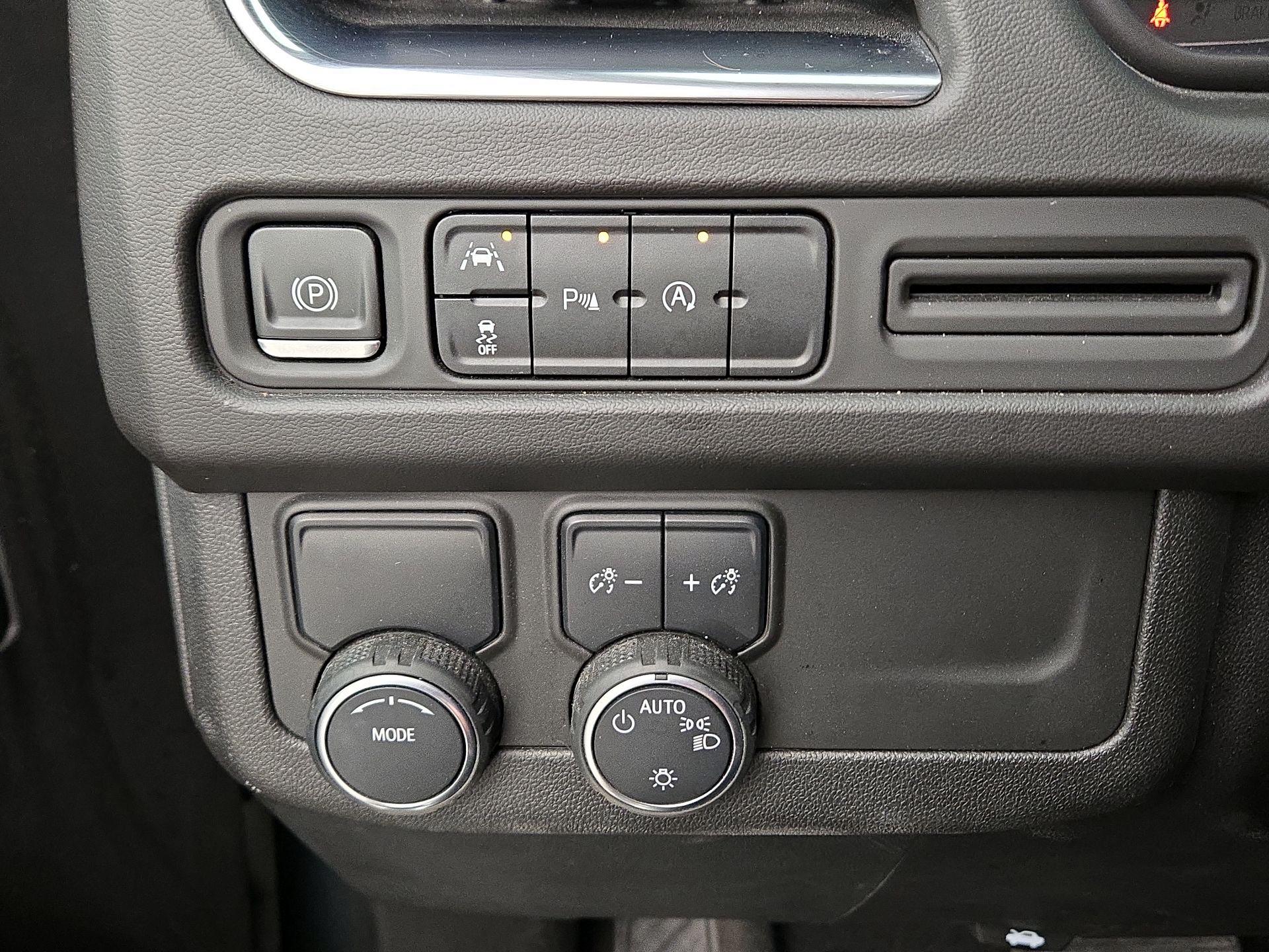 Thumbnail: 2023 Chevrolet Suburban - 13