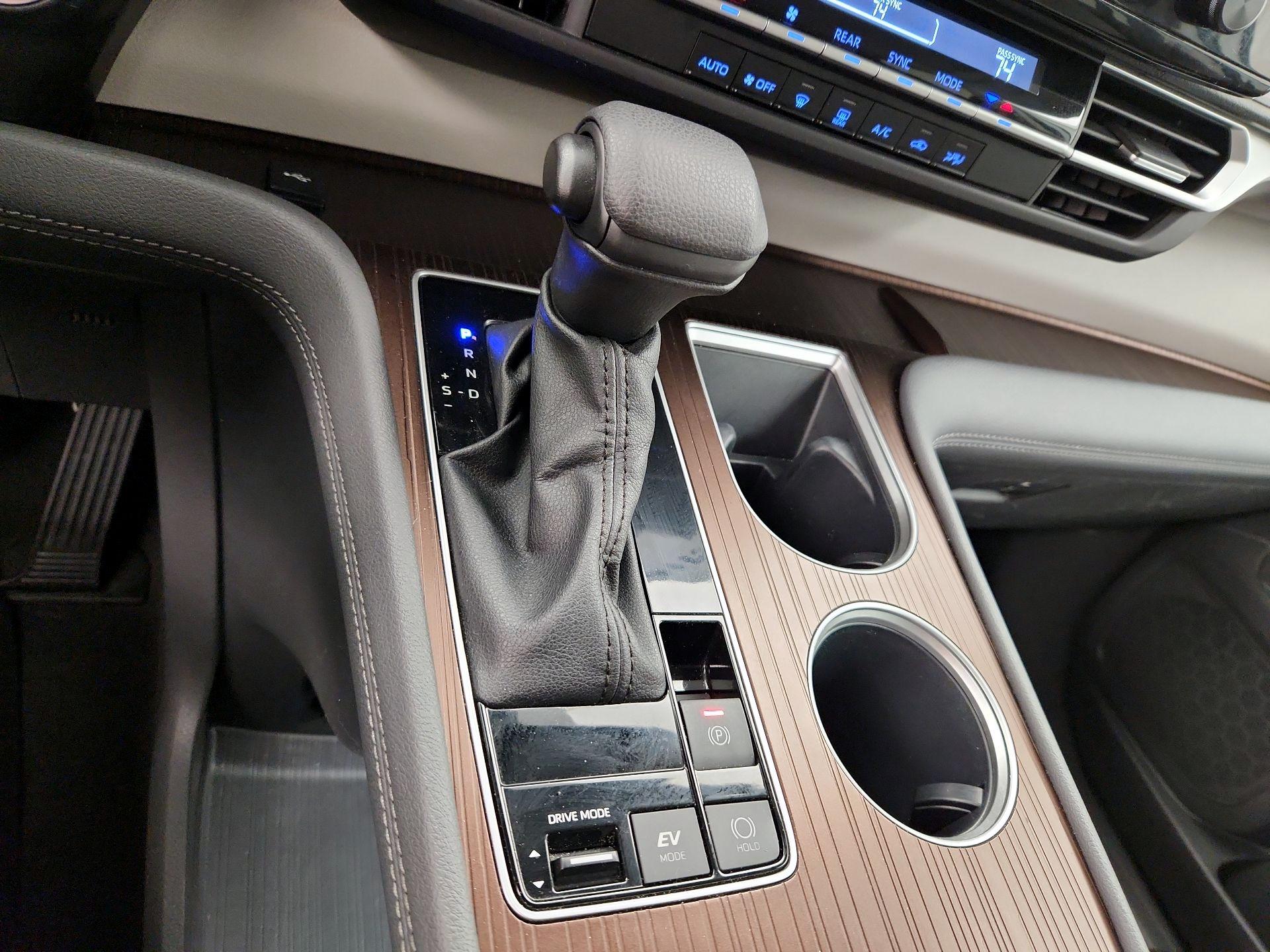 Thumbnail: 2024 Toyota Sienna - 17