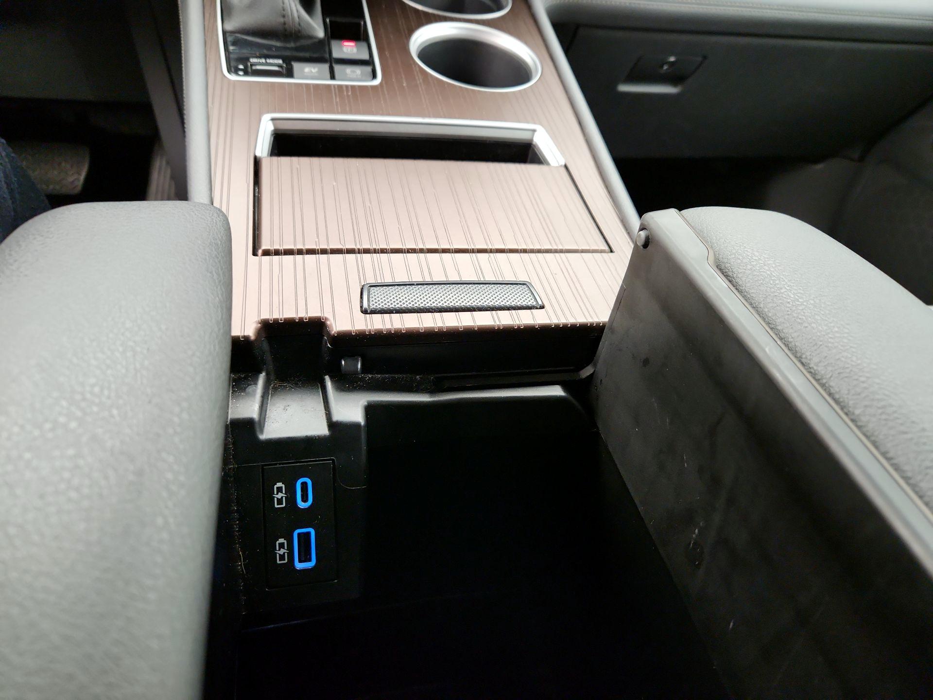 Thumbnail: 2024 Toyota Sienna - 18