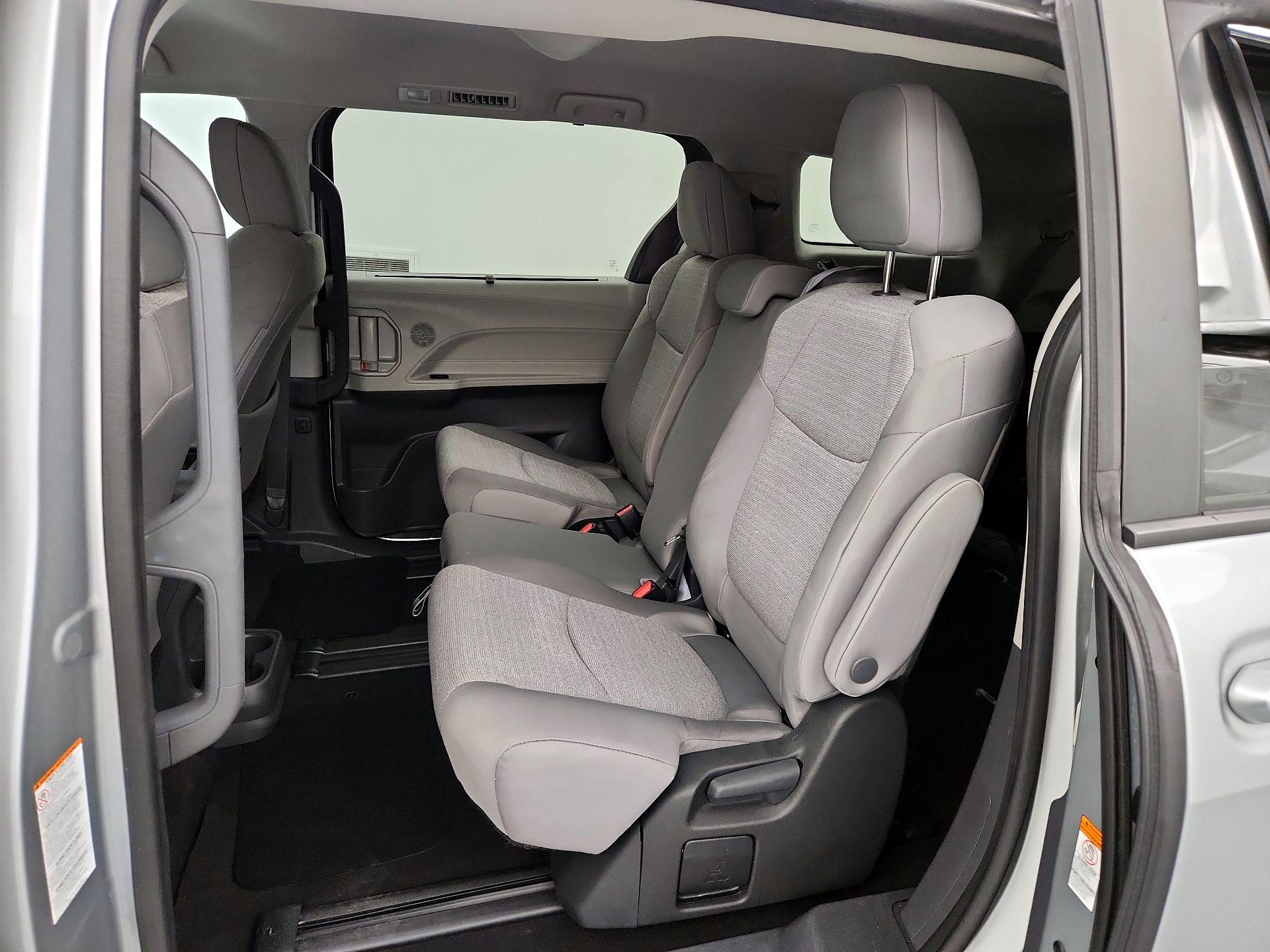 Thumbnail: 2024 Toyota Sienna - 19