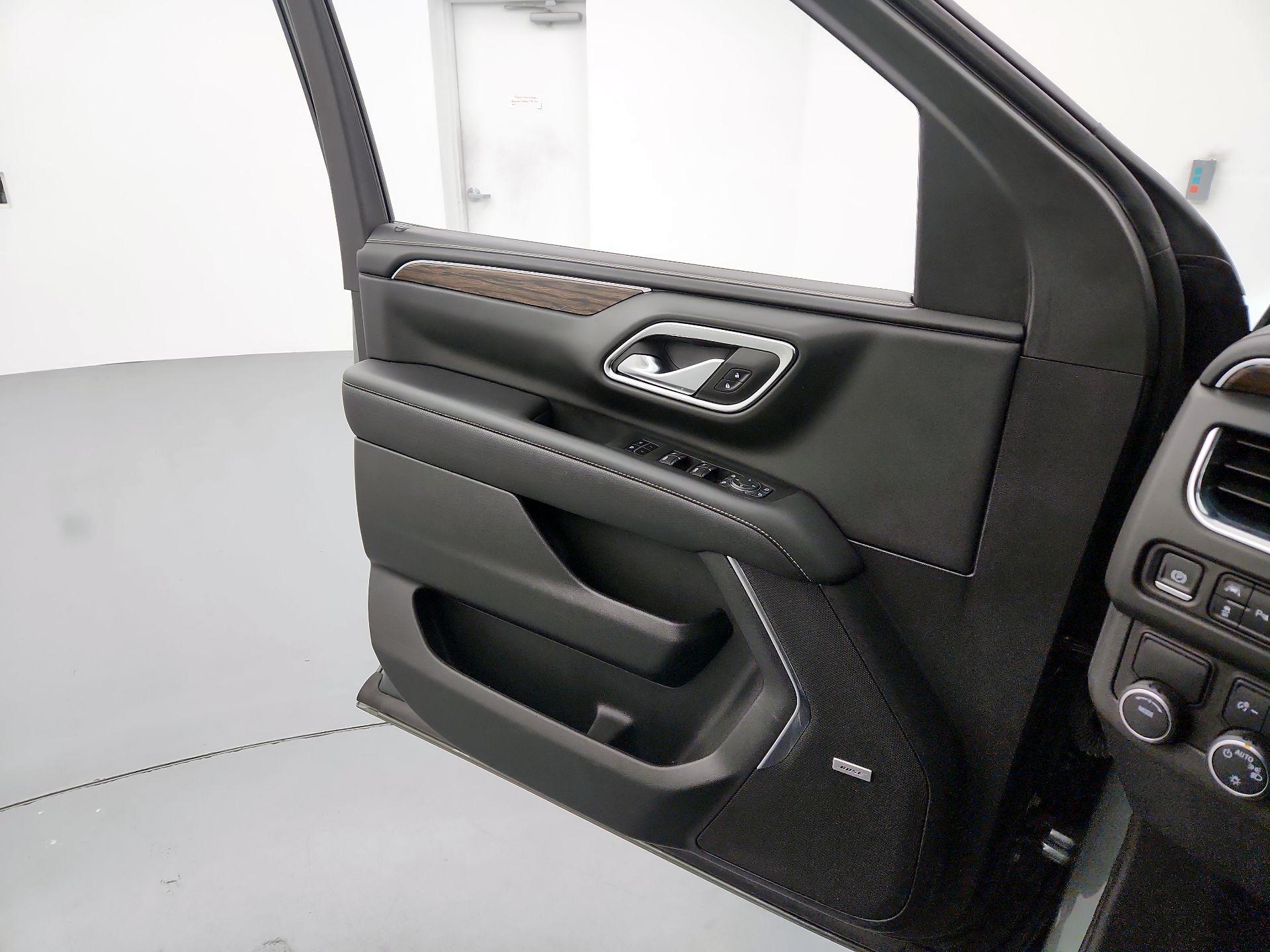 Thumbnail: 2023 Chevrolet Suburban - 12