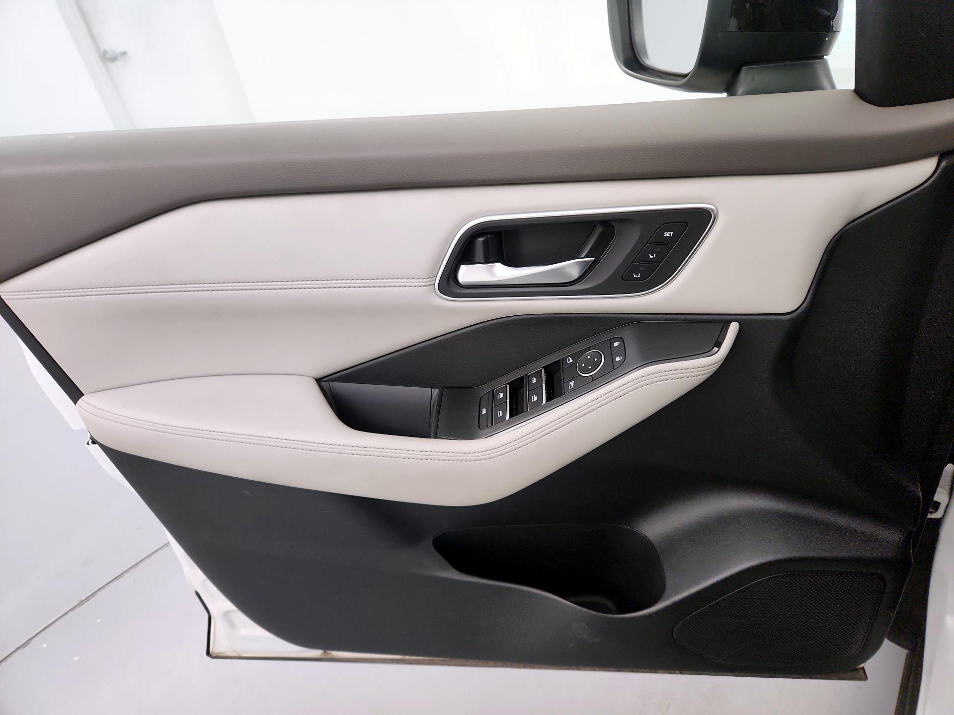 Thumbnail: 2021 Nissan Rogue - 12