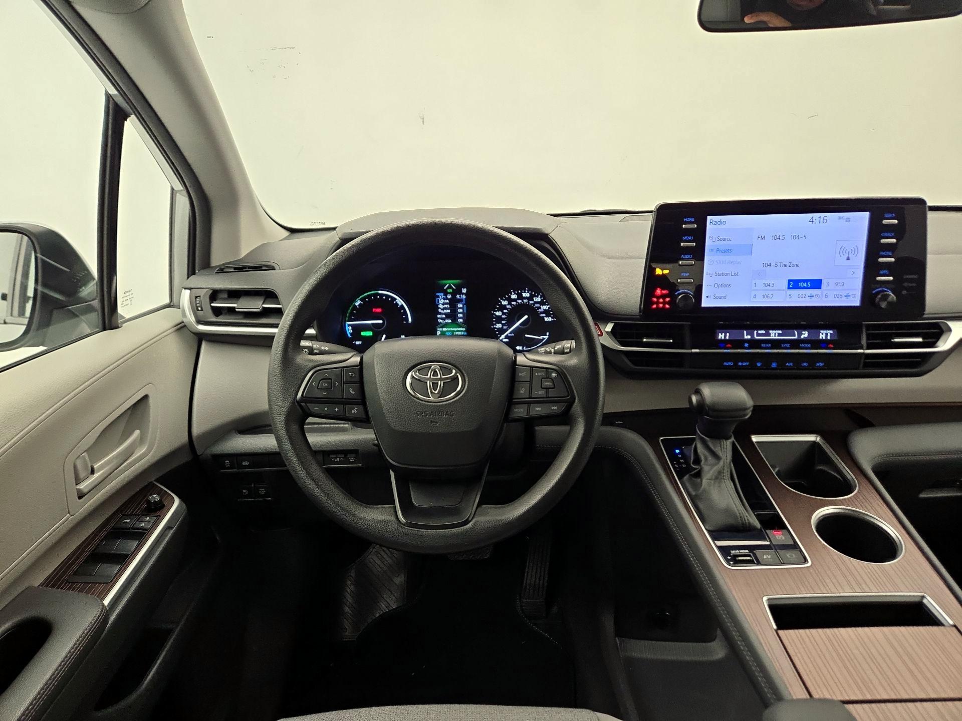 Thumbnail: 2024 Toyota Sienna - 10