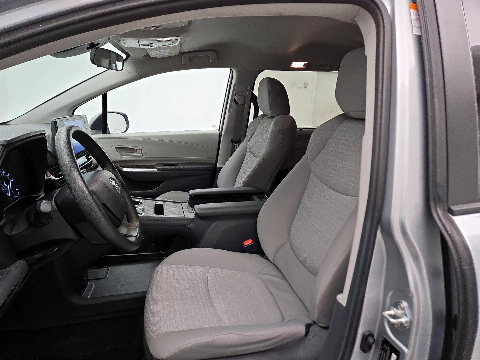 Thumbnail: 2024 Toyota Sienna - 11