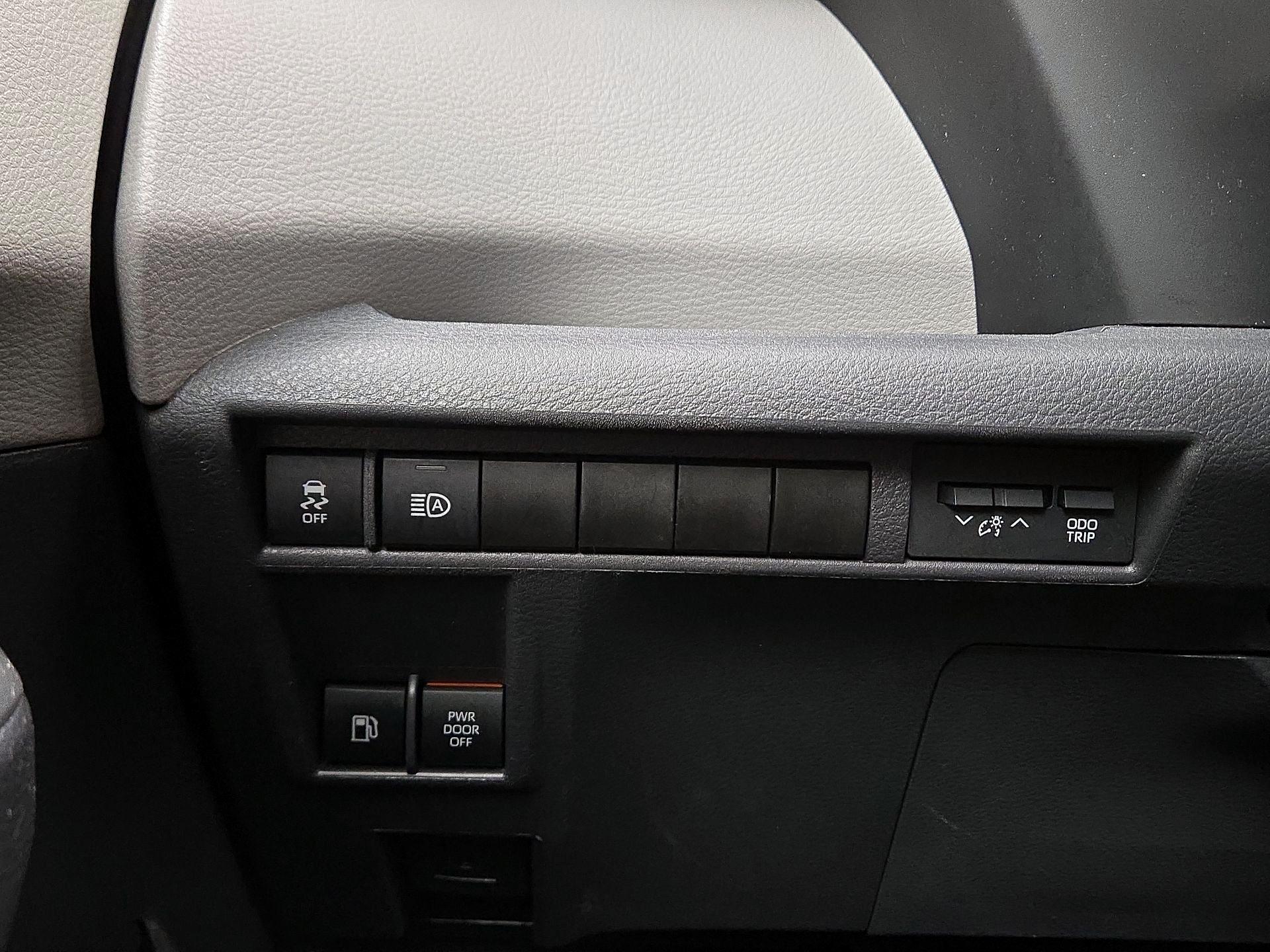 Thumbnail: 2024 Toyota Sienna - 13