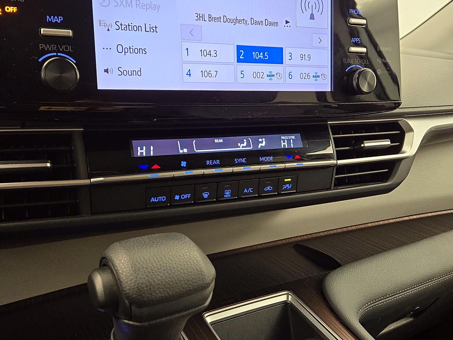 Thumbnail: 2024 Toyota Sienna - 16