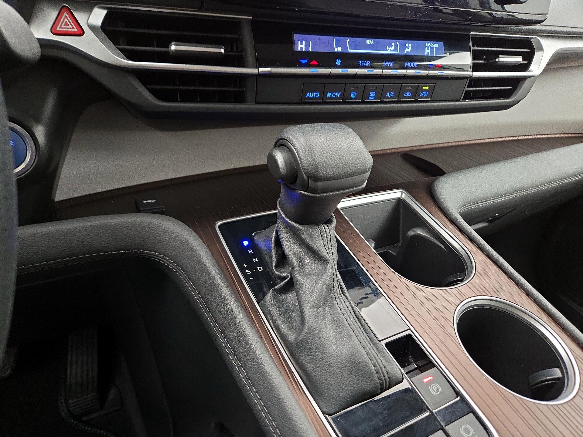 Thumbnail: 2024 Toyota Sienna - 17