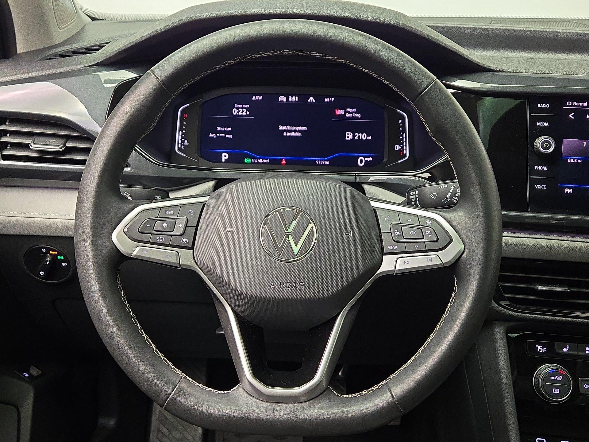 Thumbnail: 2022 Volkswagen Taos - 10