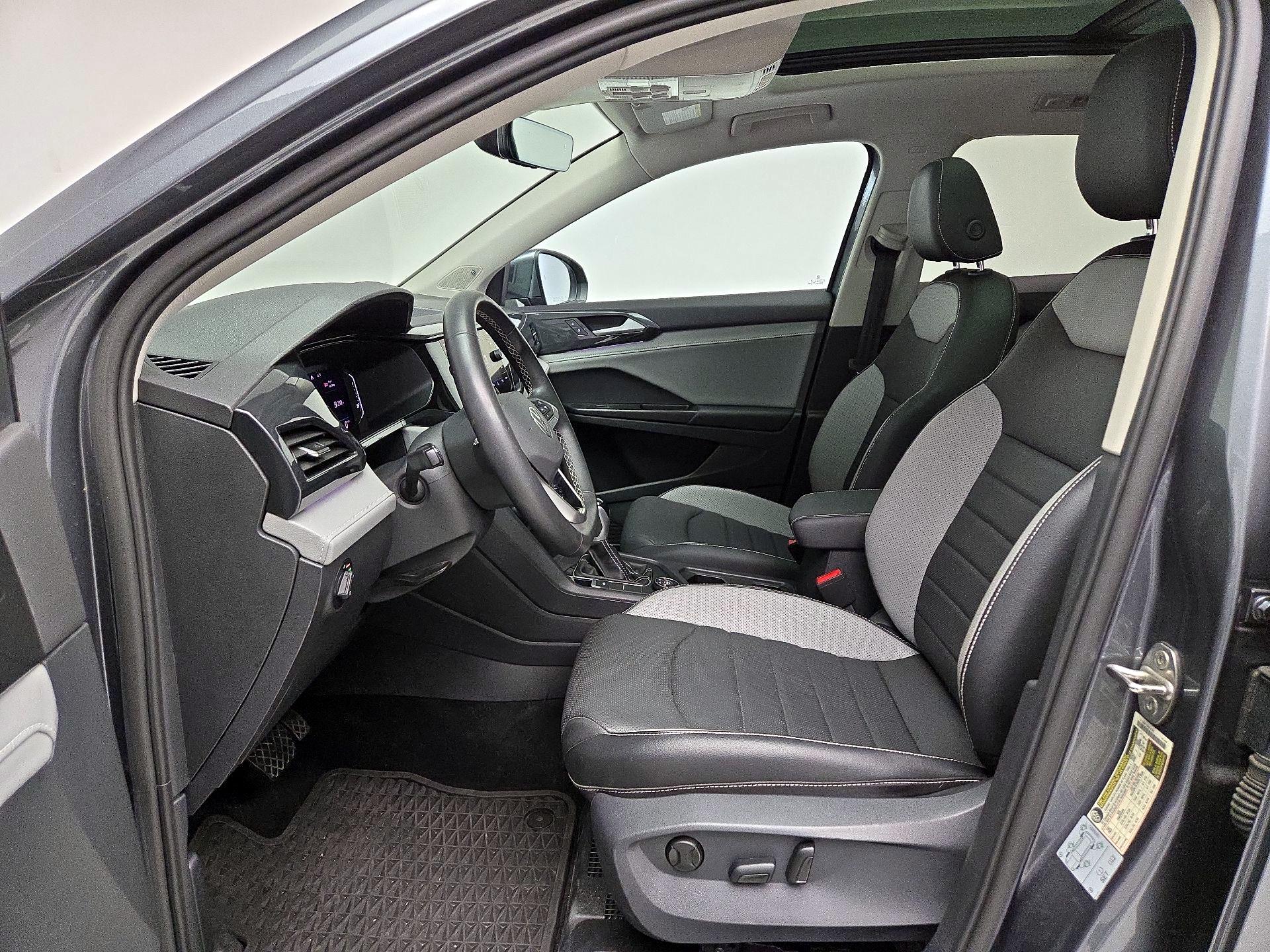 Thumbnail: 2022 Volkswagen Taos - 11