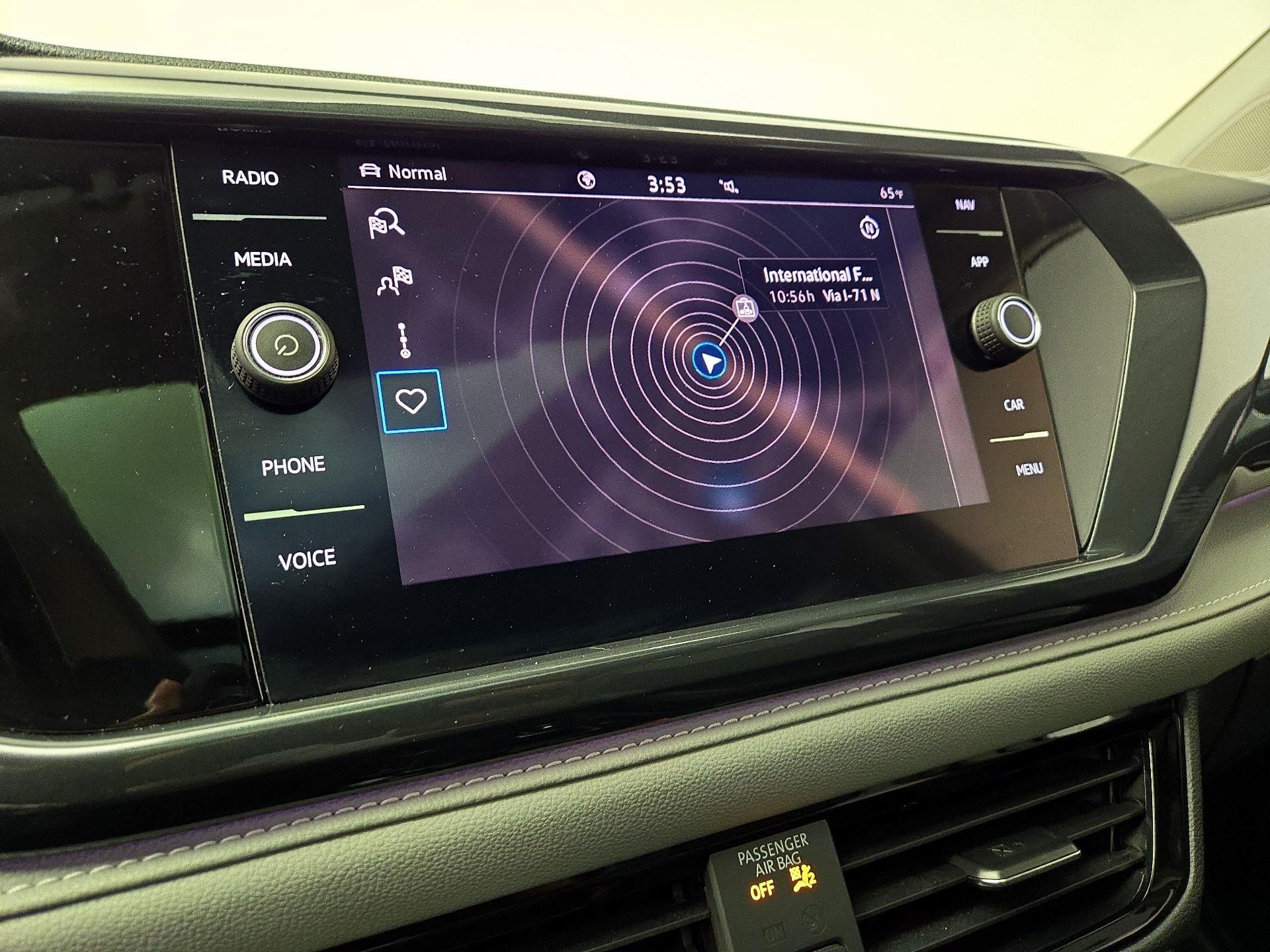 Thumbnail: 2022 Volkswagen Taos - 14