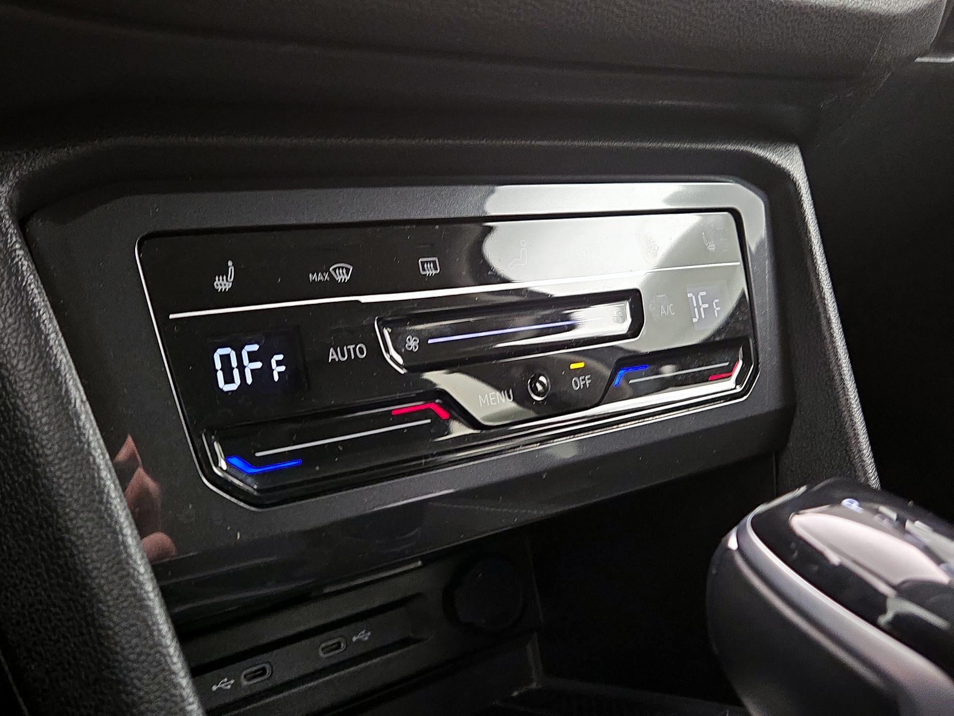 Thumbnail: 2024 Volkswagen Tiguan - 16