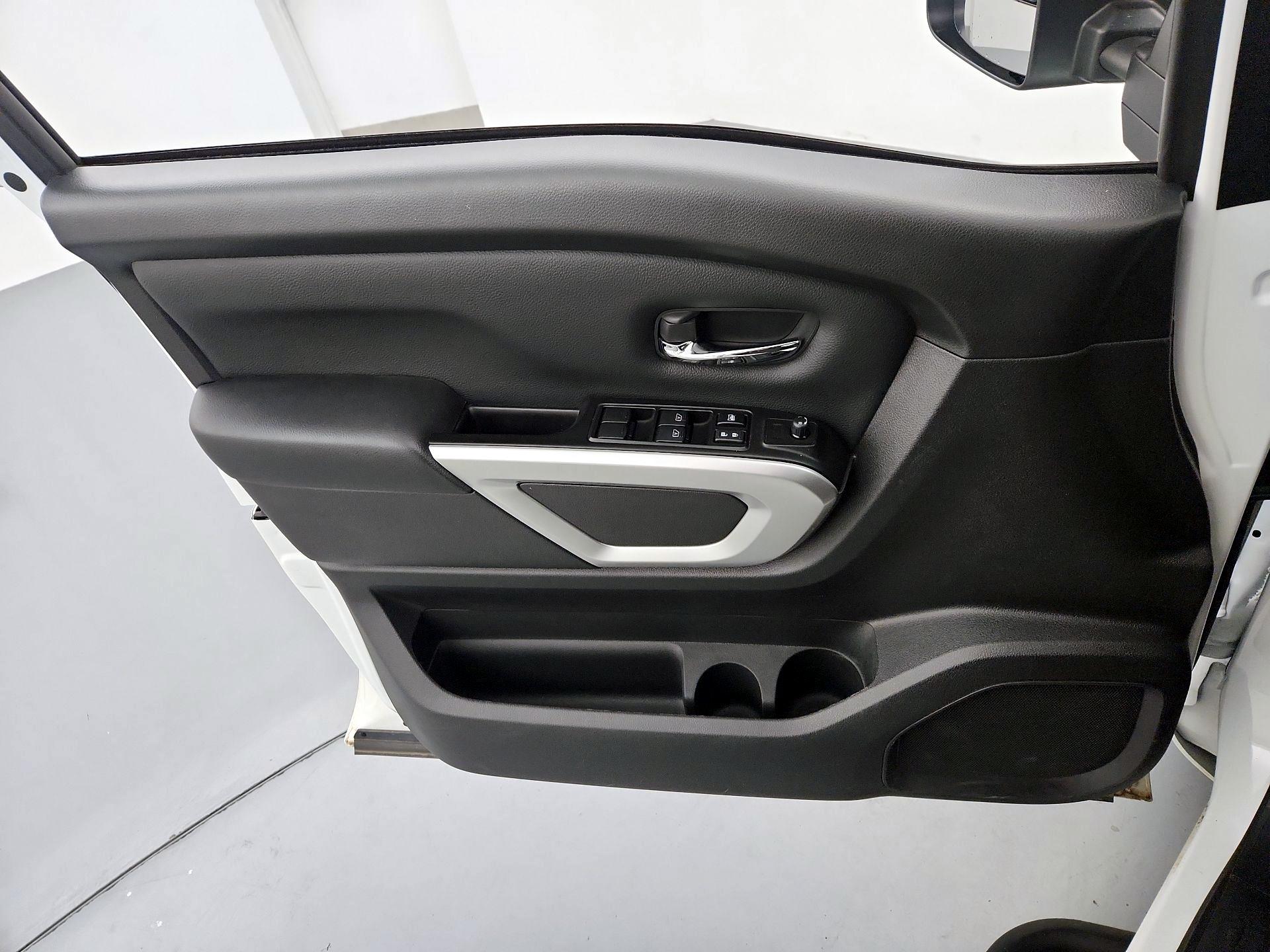 Thumbnail: 2024 Nissan Titan - 12