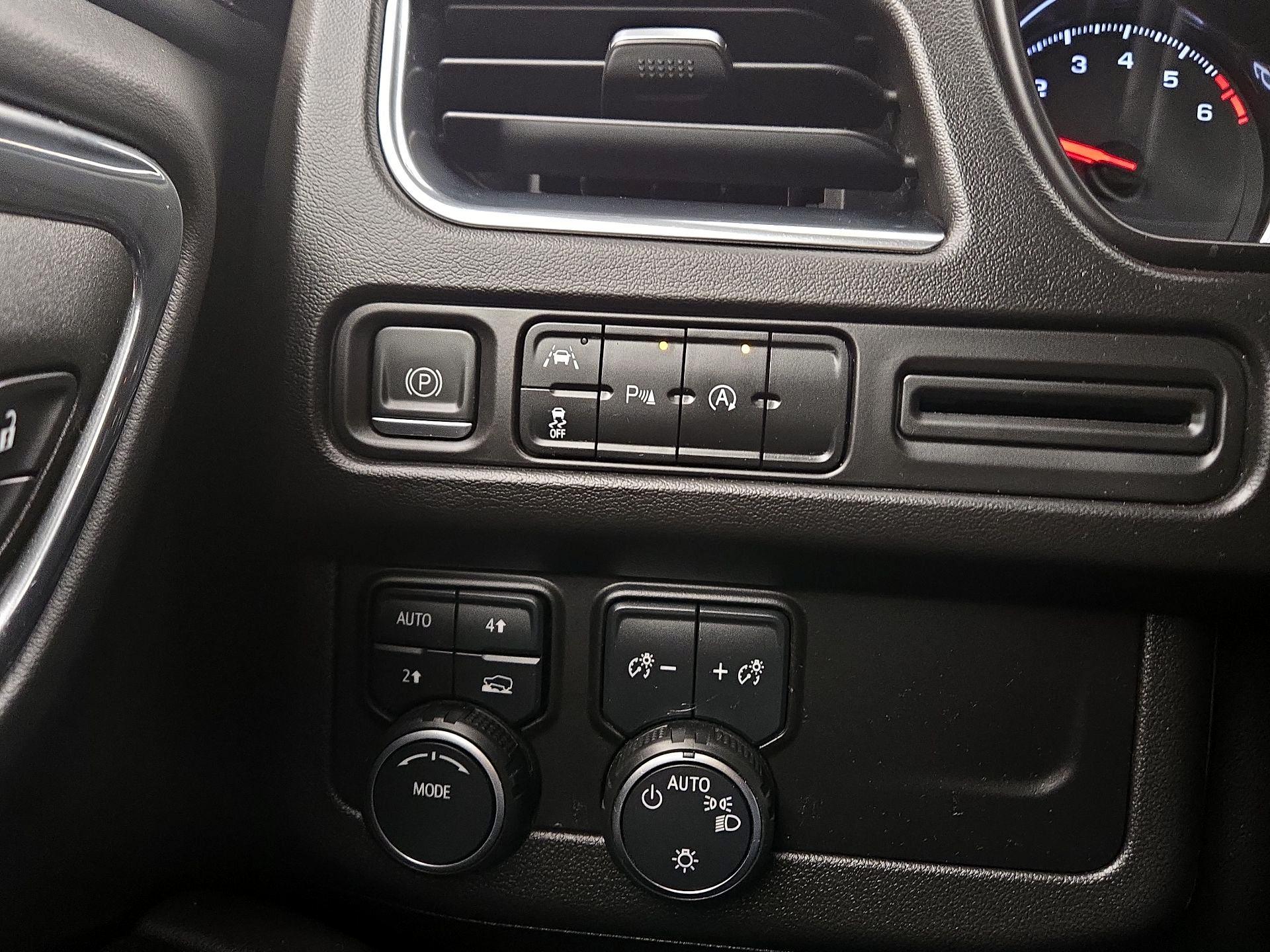 Thumbnail: 2023 Chevrolet Tahoe - 13