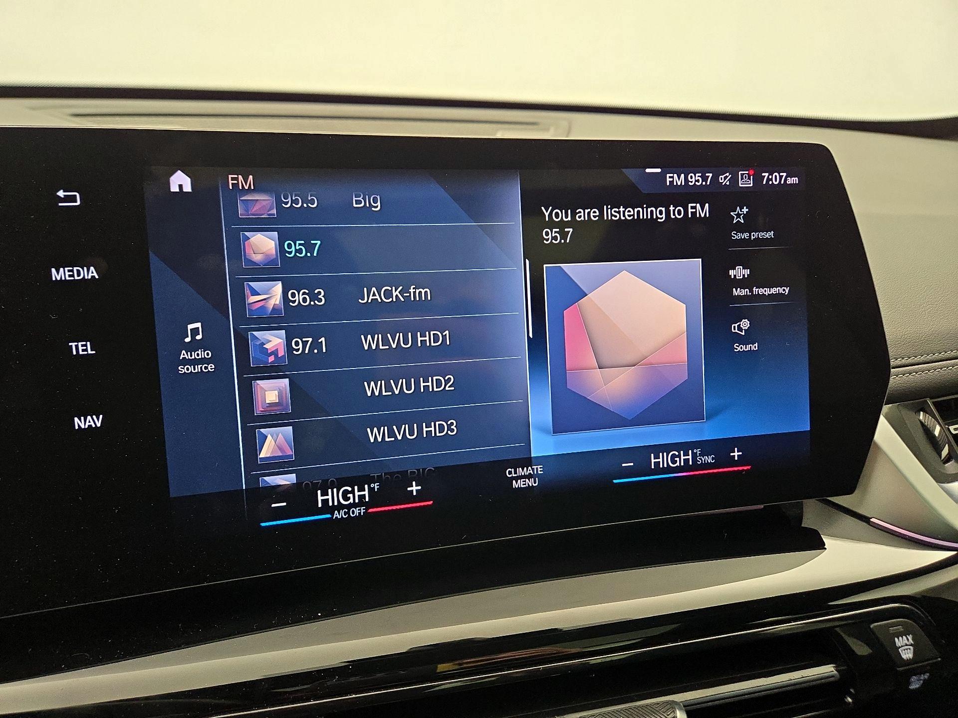 Thumbnail: 2023 BMW X1 - 16