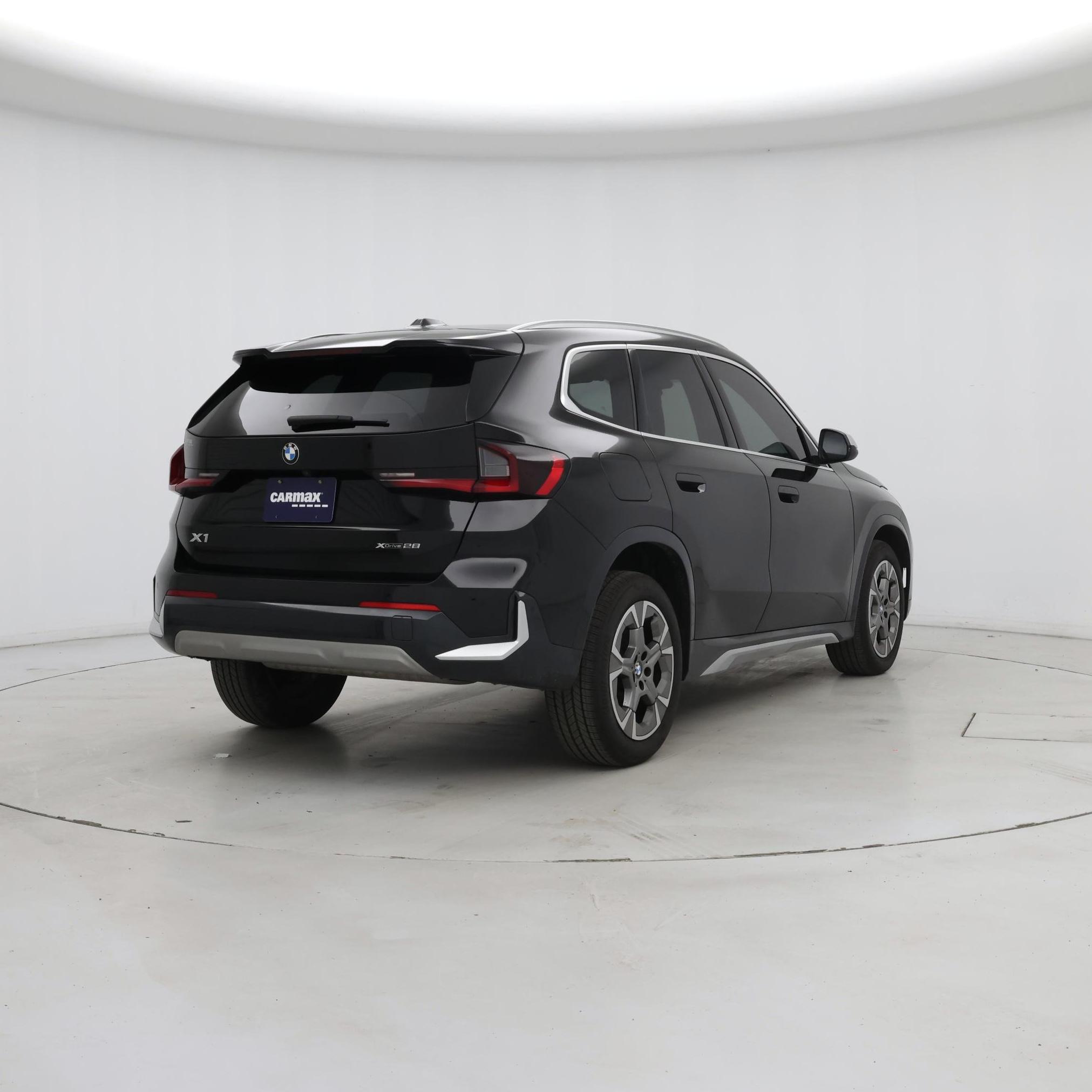 Thumbnail: 2023 BMW X1 - 8