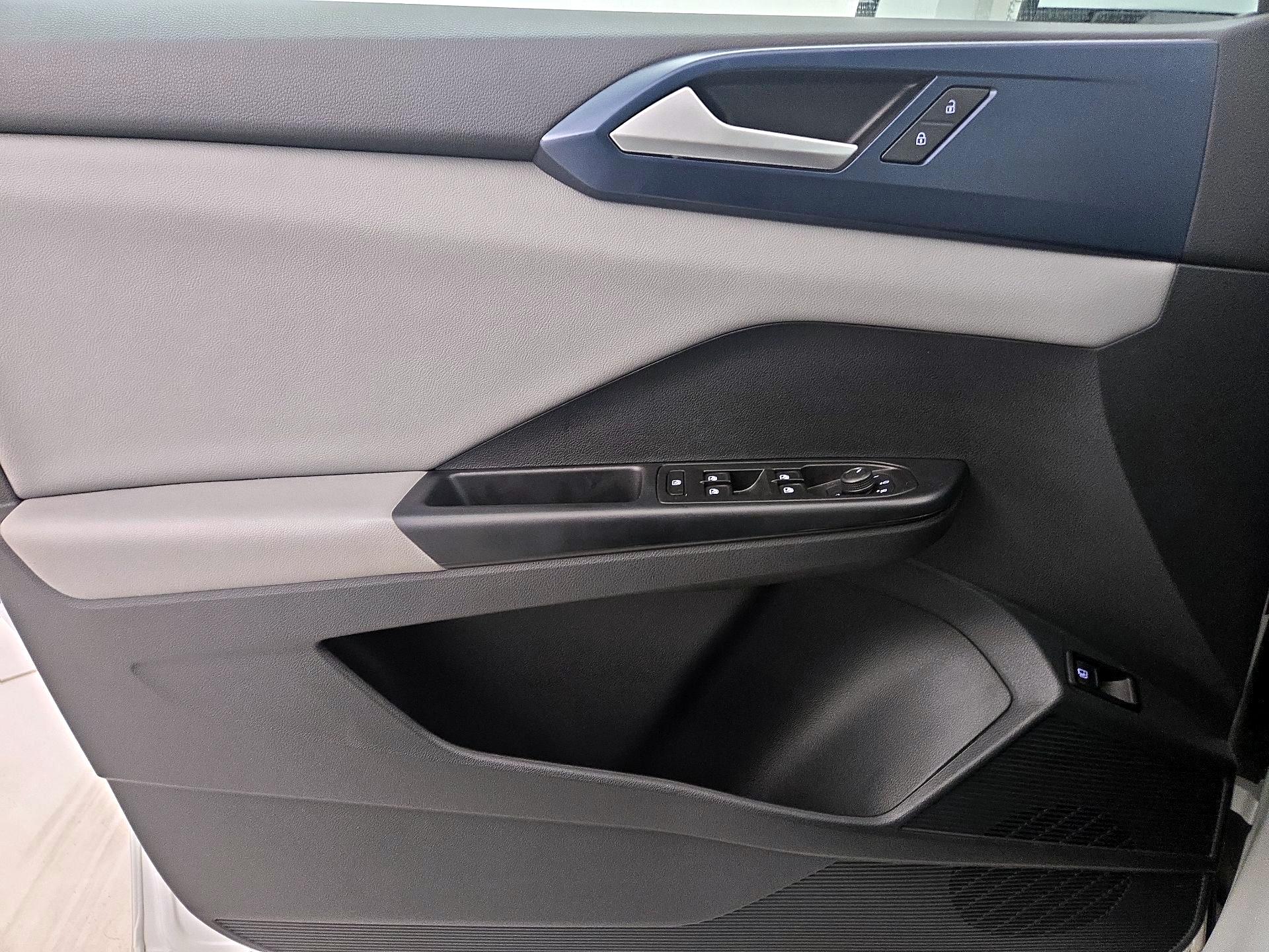 Thumbnail: 2023 Volkswagen Taos - 12