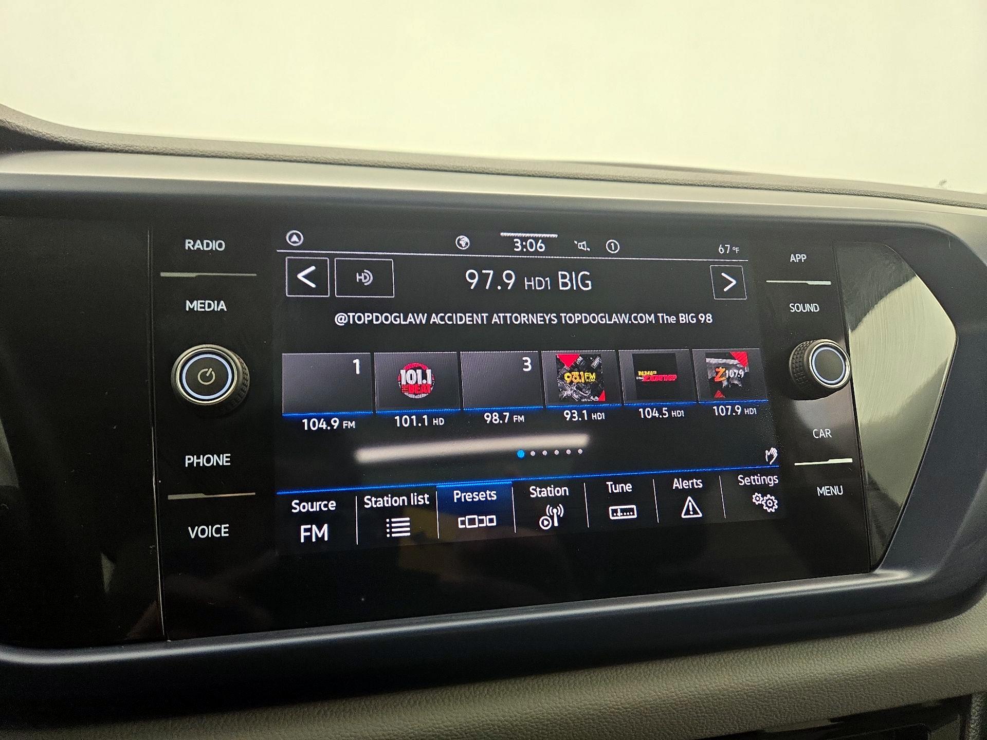 Thumbnail: 2023 Volkswagen Taos - 15