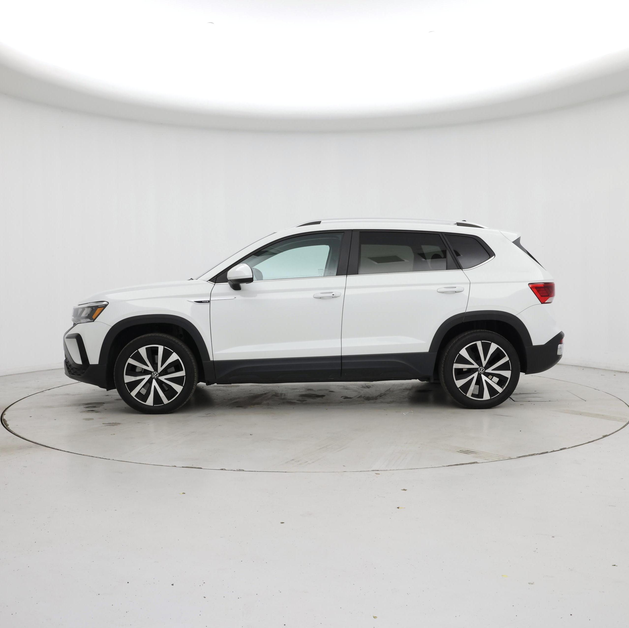 Thumbnail: 2023 Volkswagen Taos - 3