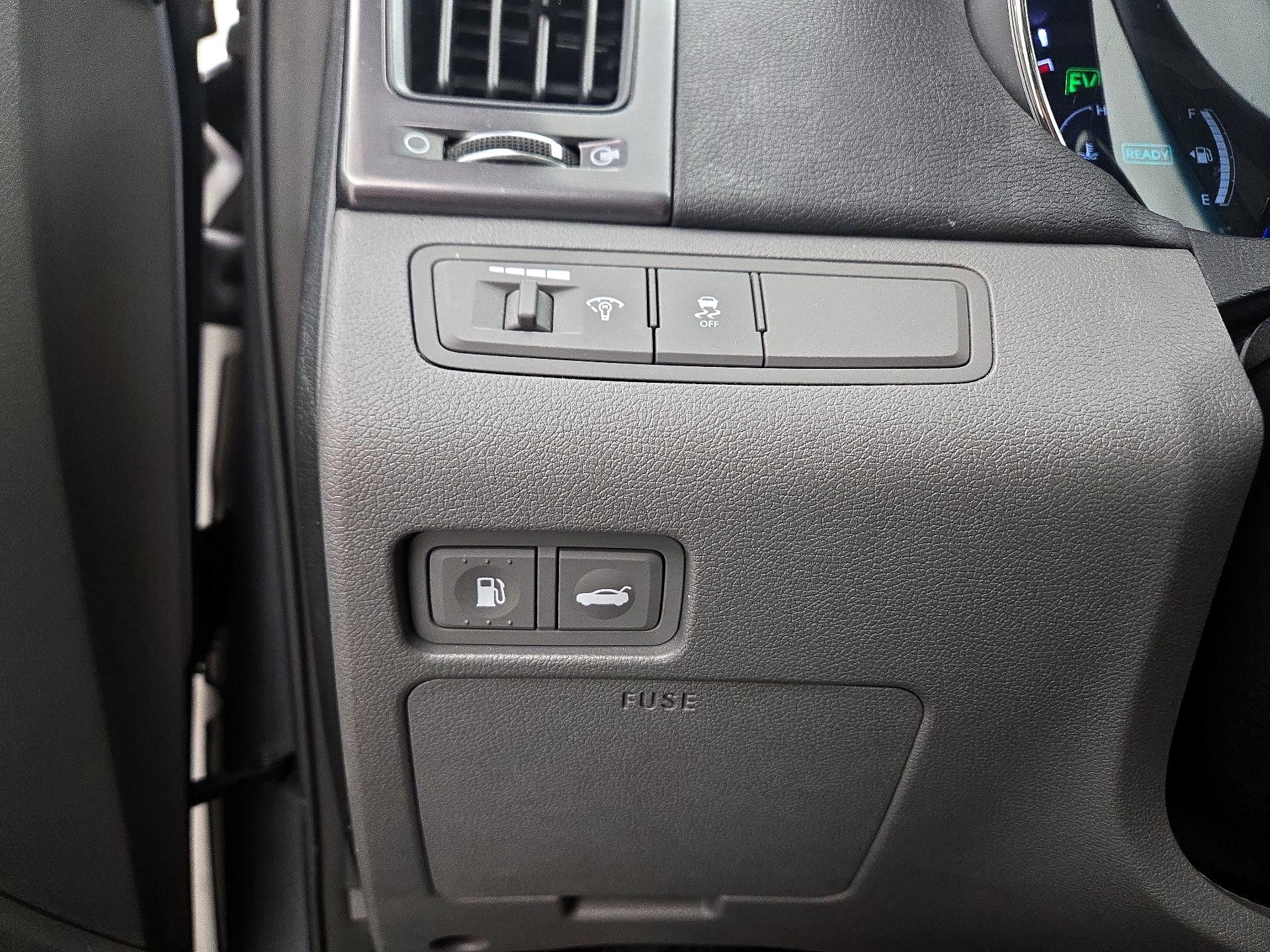 Thumbnail: 2015 Hyundai Sonata - 13