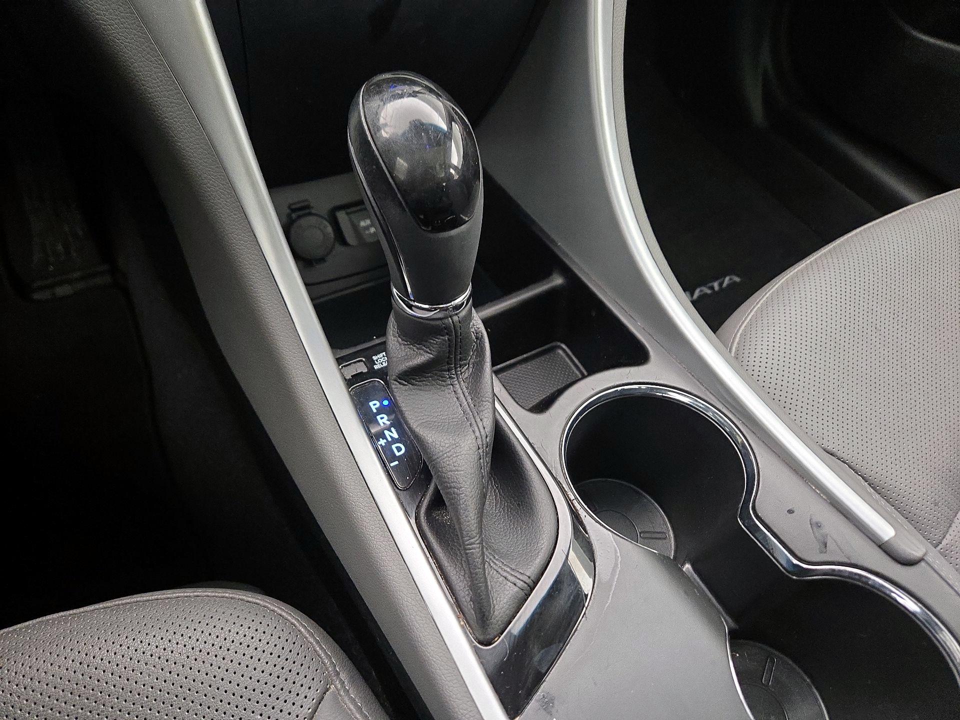 Thumbnail: 2015 Hyundai Sonata - 18