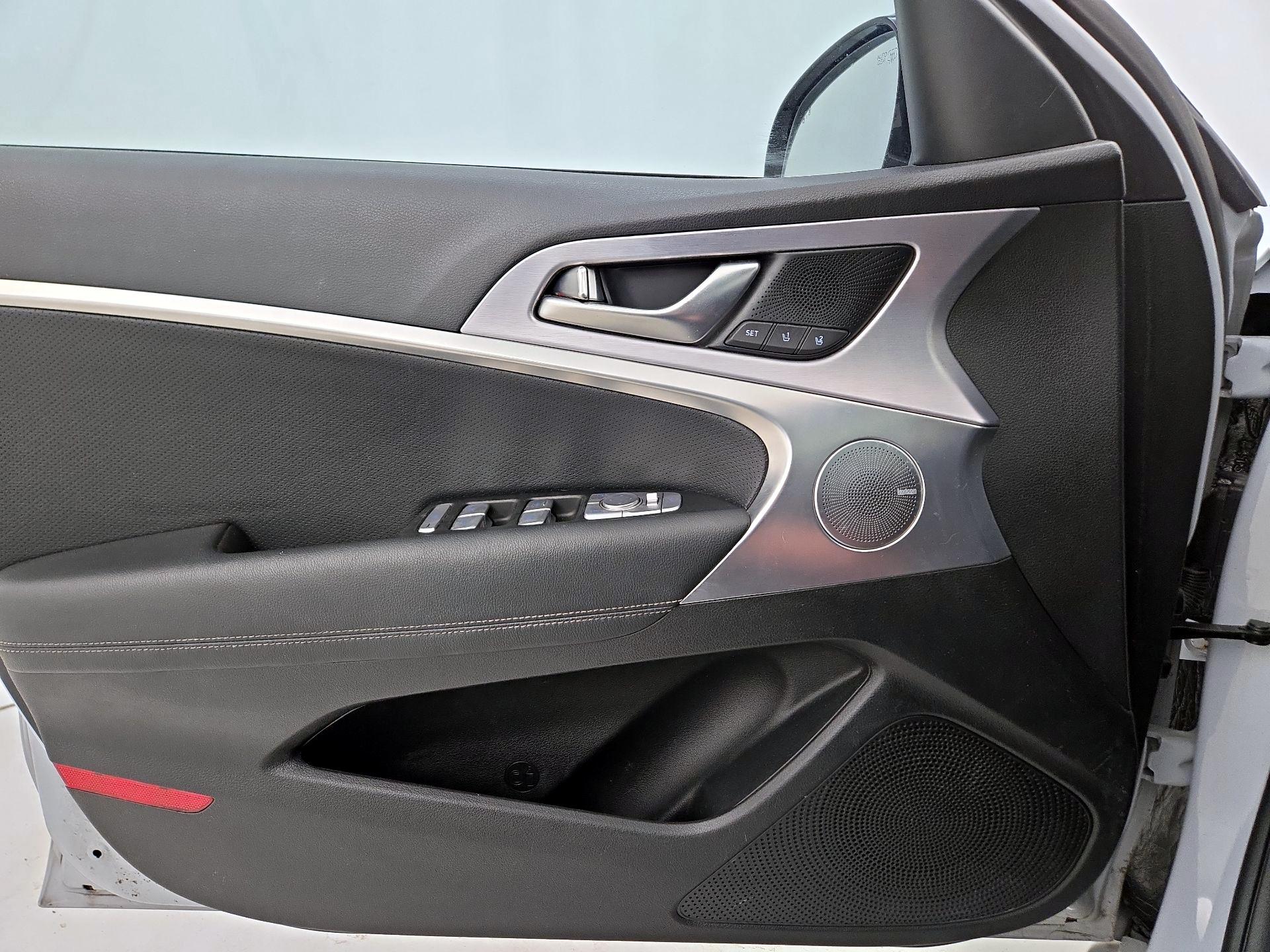 Thumbnail: 2021 Genesis G70 - 12