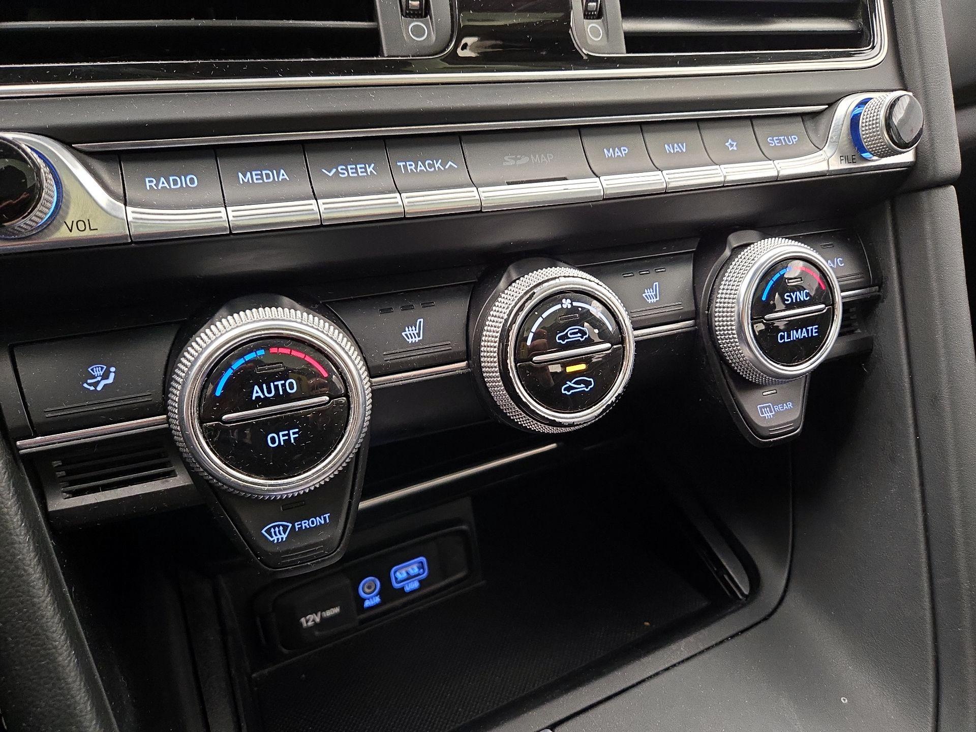 Thumbnail: 2021 Genesis G70 - 17