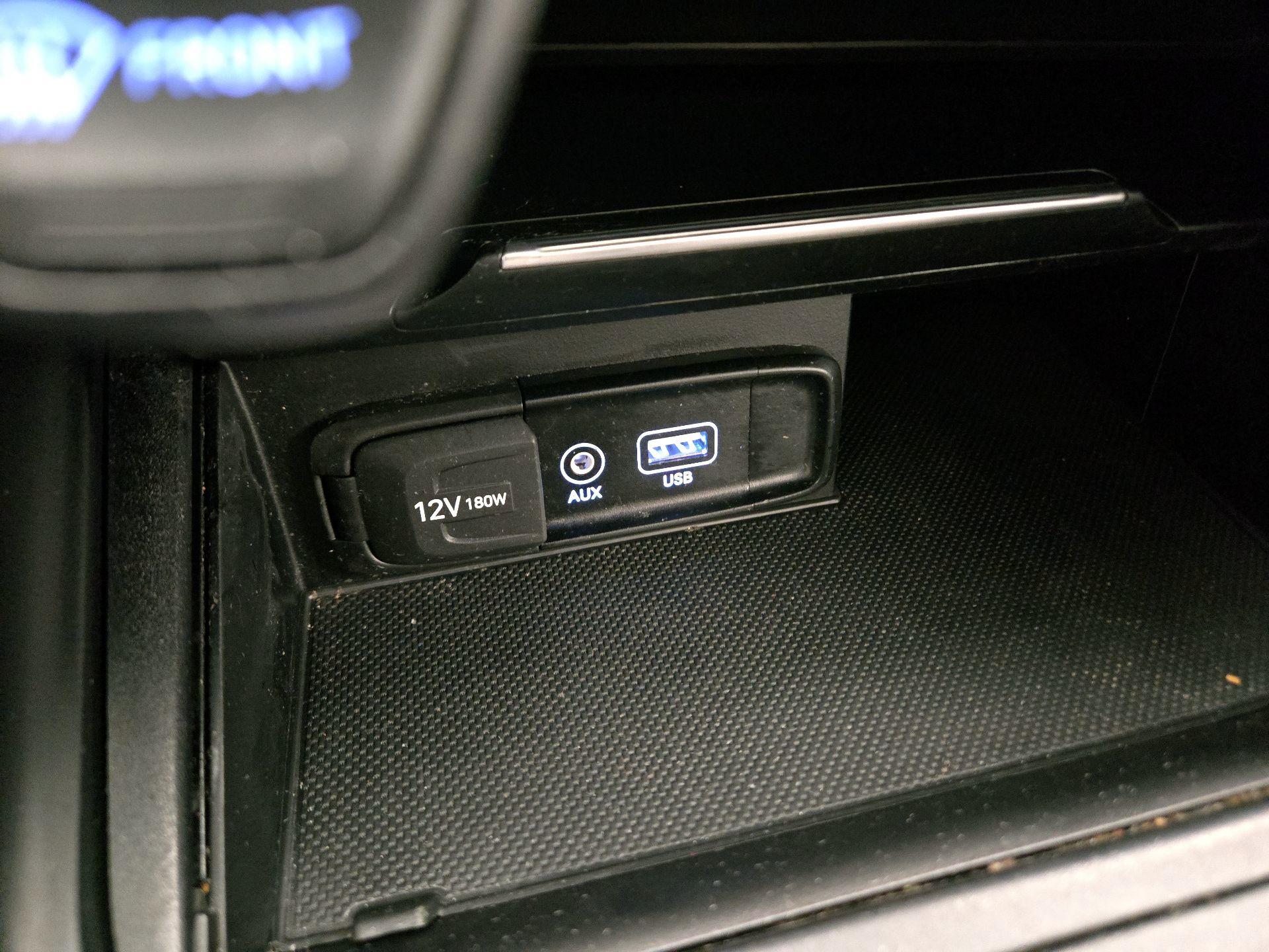 Thumbnail: 2021 Genesis G70 - 19