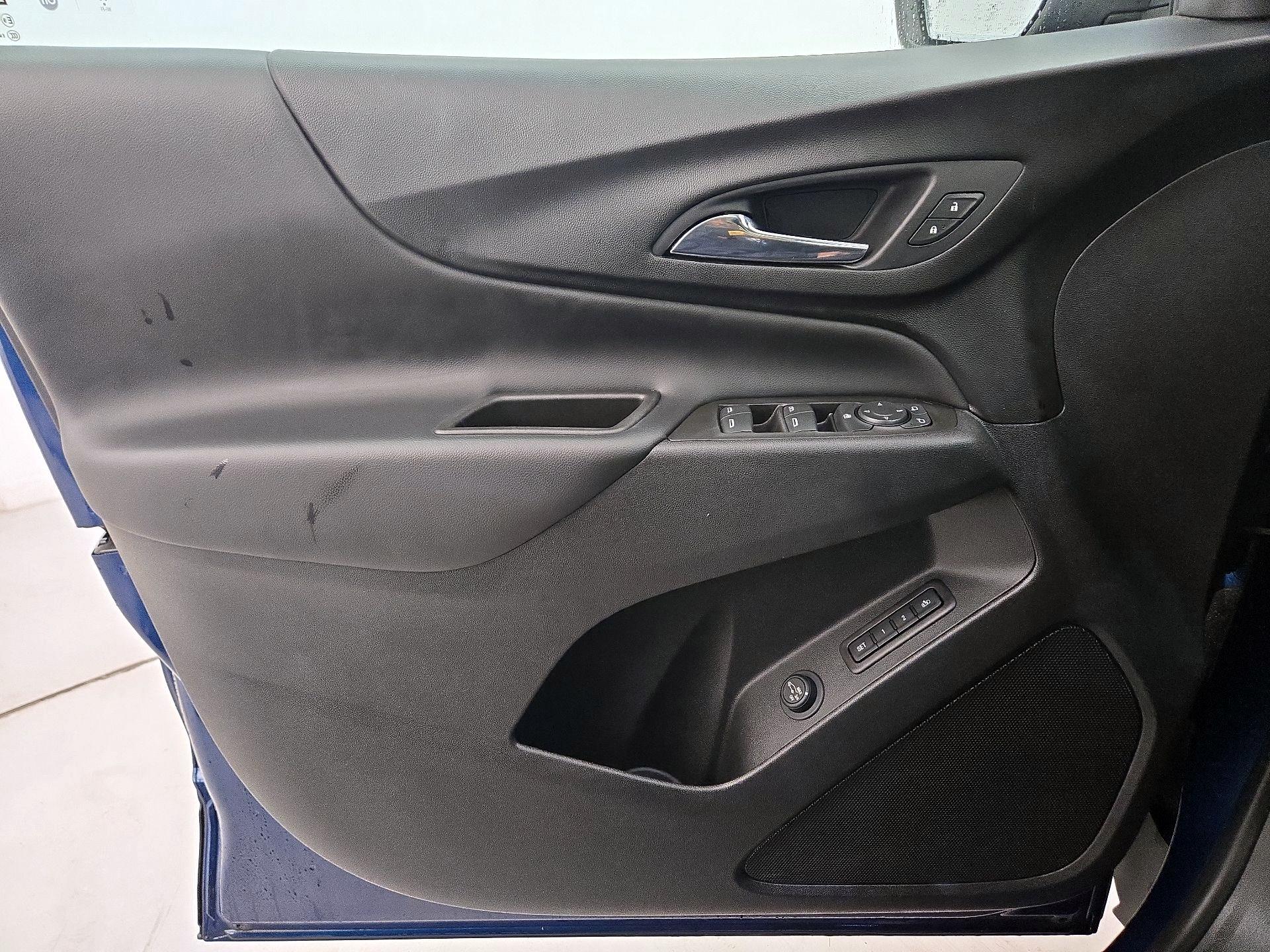 Thumbnail: 2021 Chevrolet Equinox - 12