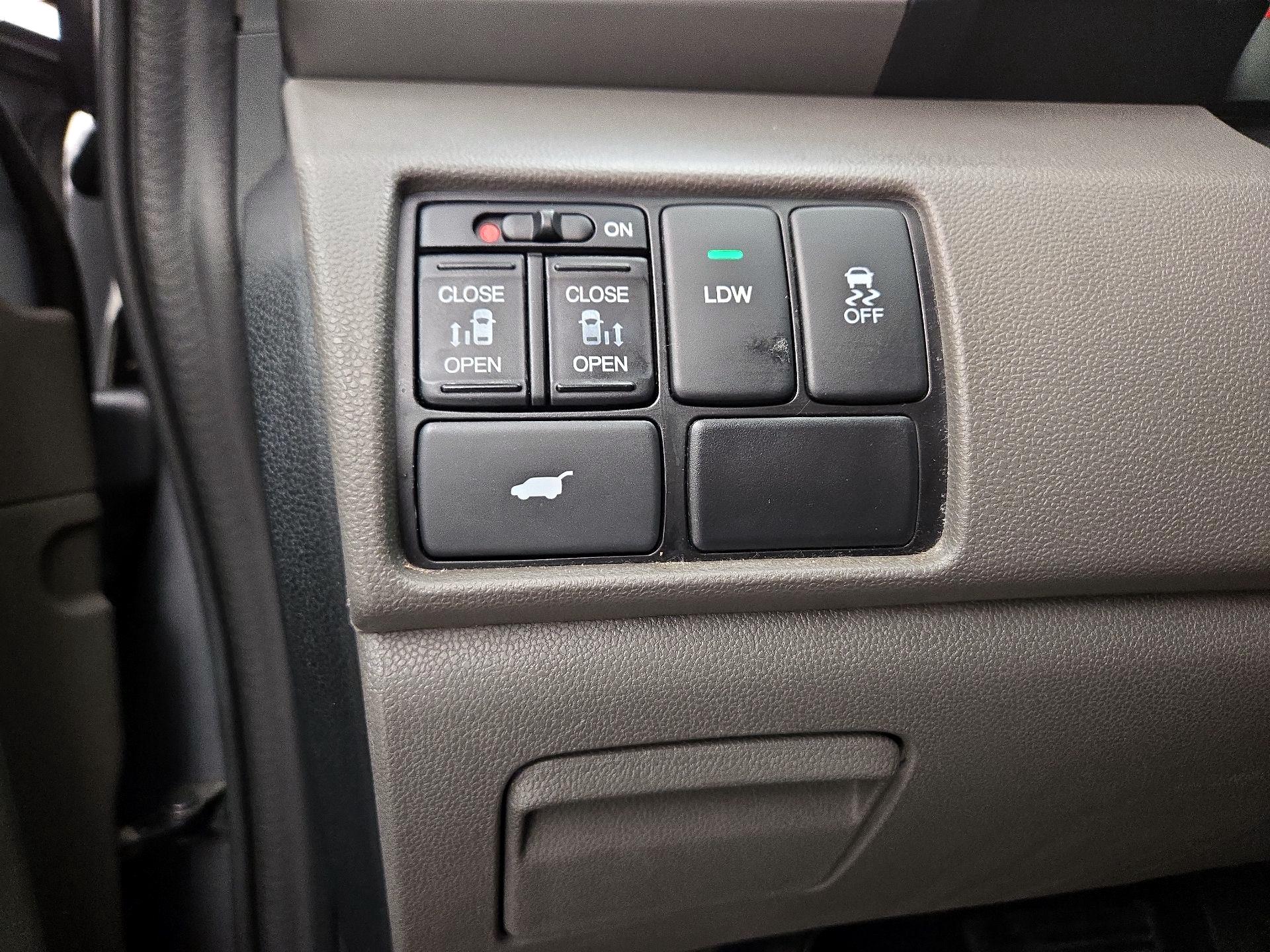 Thumbnail: 2016 Honda Odyssey - 13