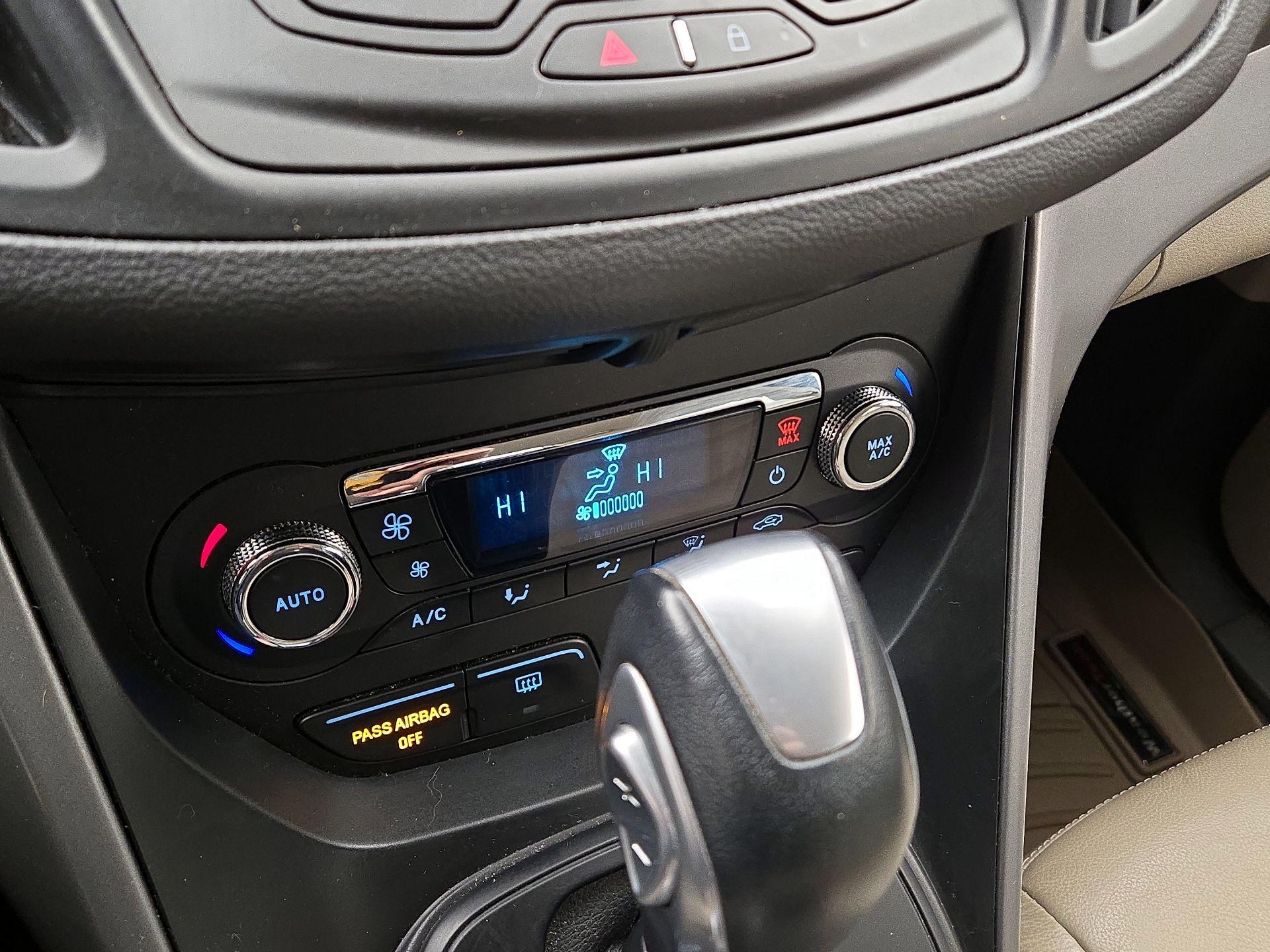 Thumbnail: 2016 Ford Escape - 16