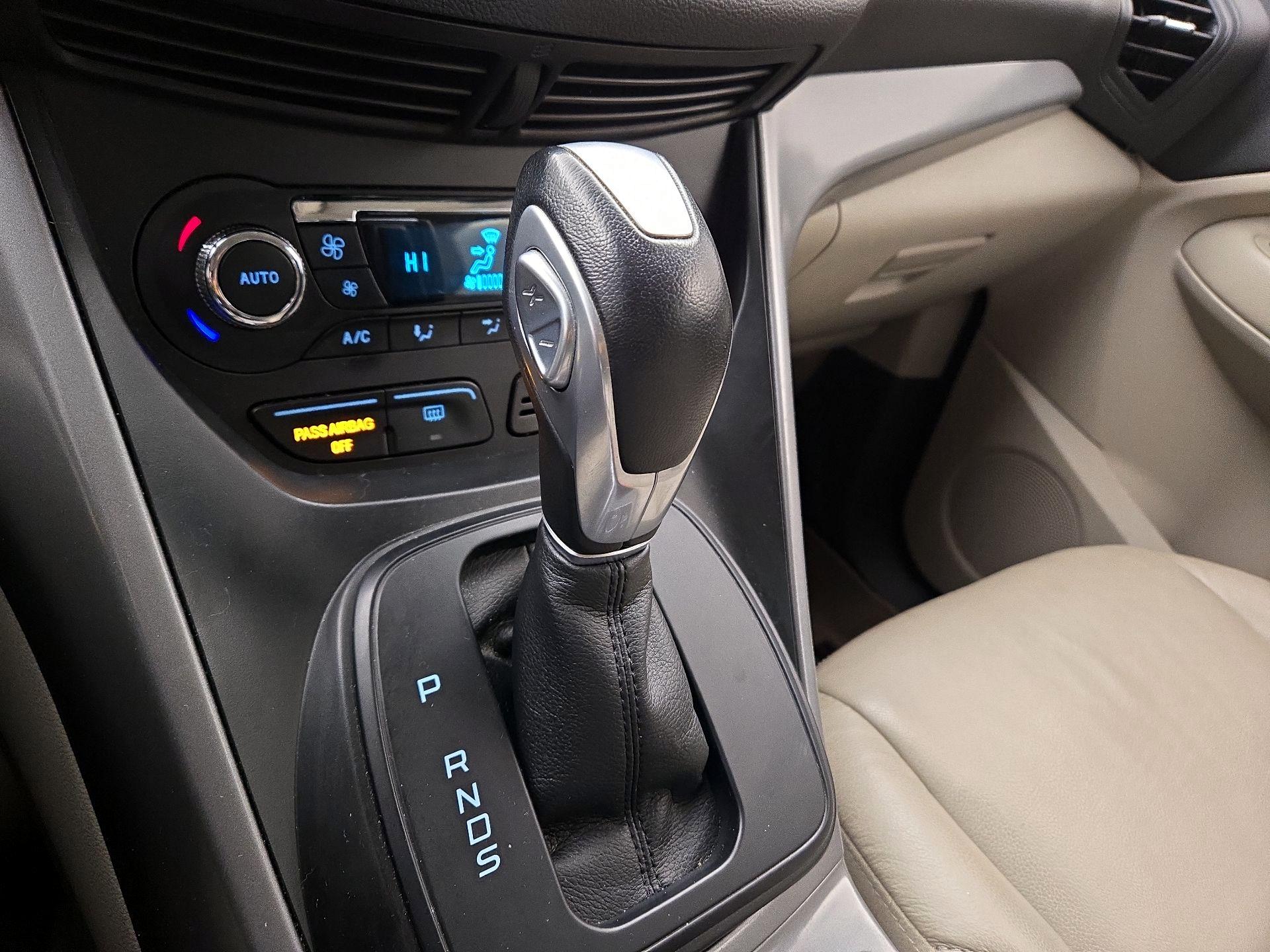 Thumbnail: 2016 Ford Escape - 17