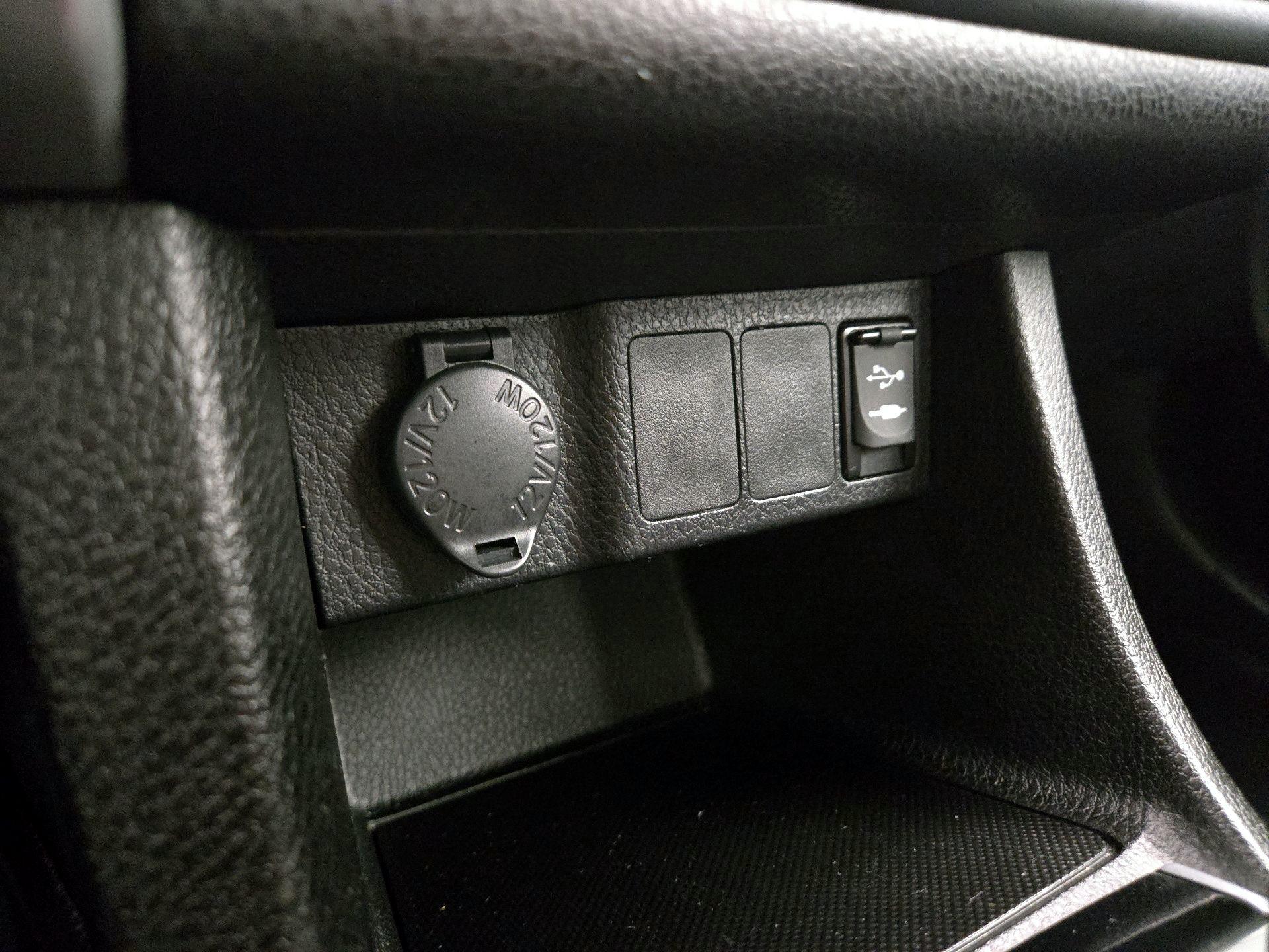 Thumbnail: 2019 Toyota Corolla - 18