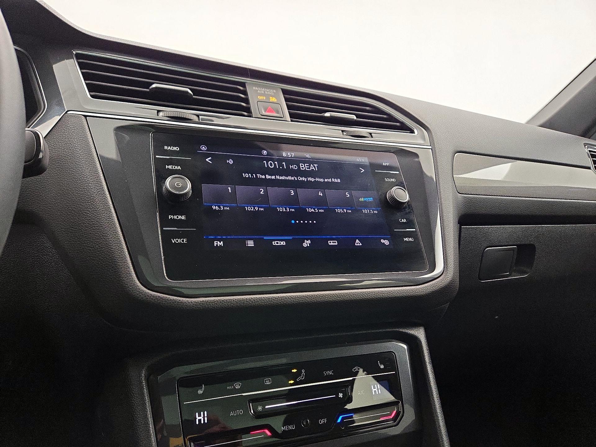 Thumbnail: 2023 Volkswagen Tiguan - 15