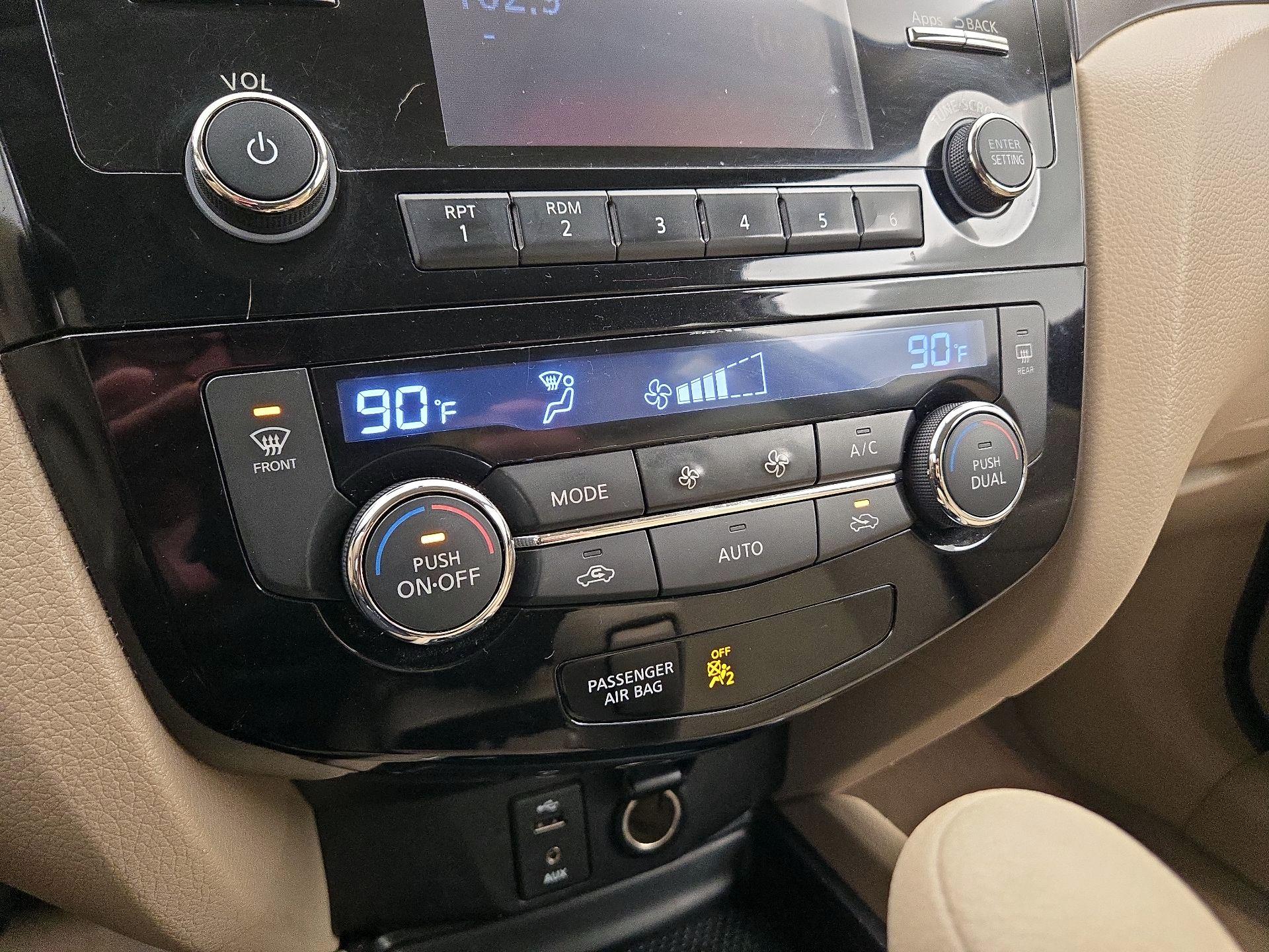 Thumbnail: 2015 Nissan Rogue - 16