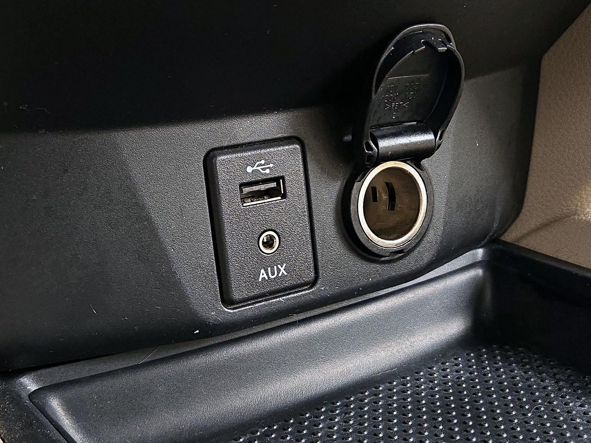 Thumbnail: 2015 Nissan Rogue - 18